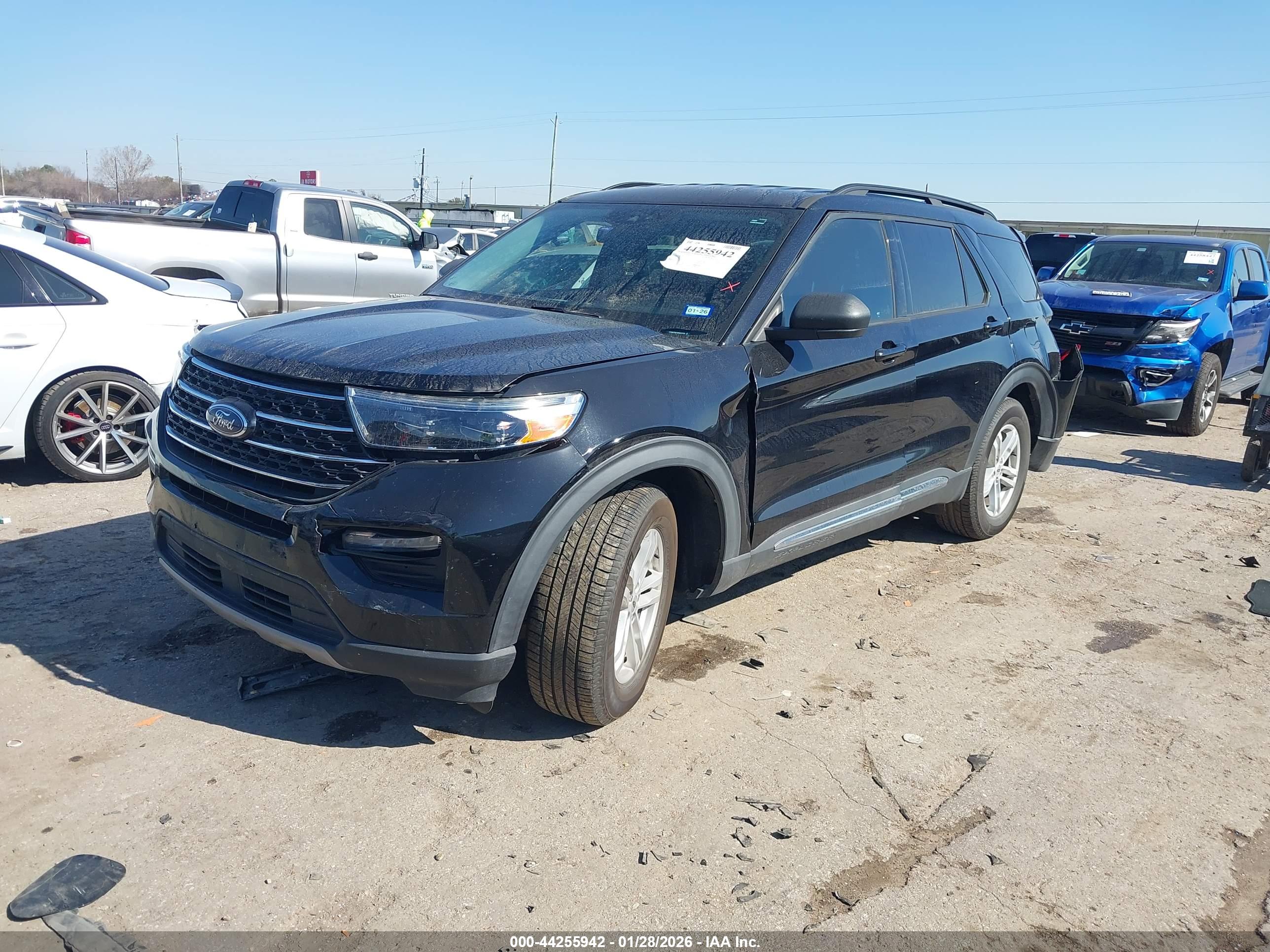 FORD EXPLORER image 2