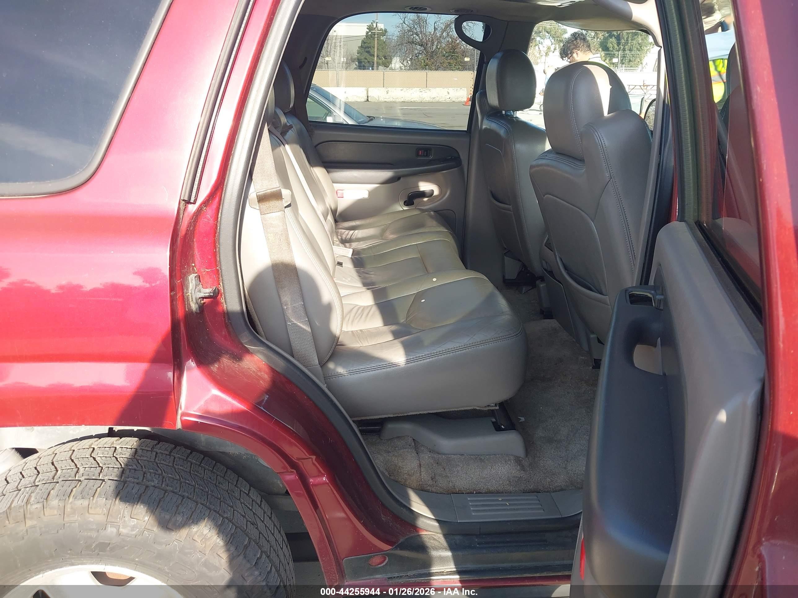 GMC YUKON image 8