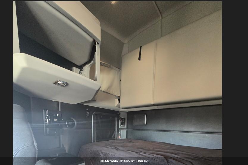 KENWORTH T680 image 7