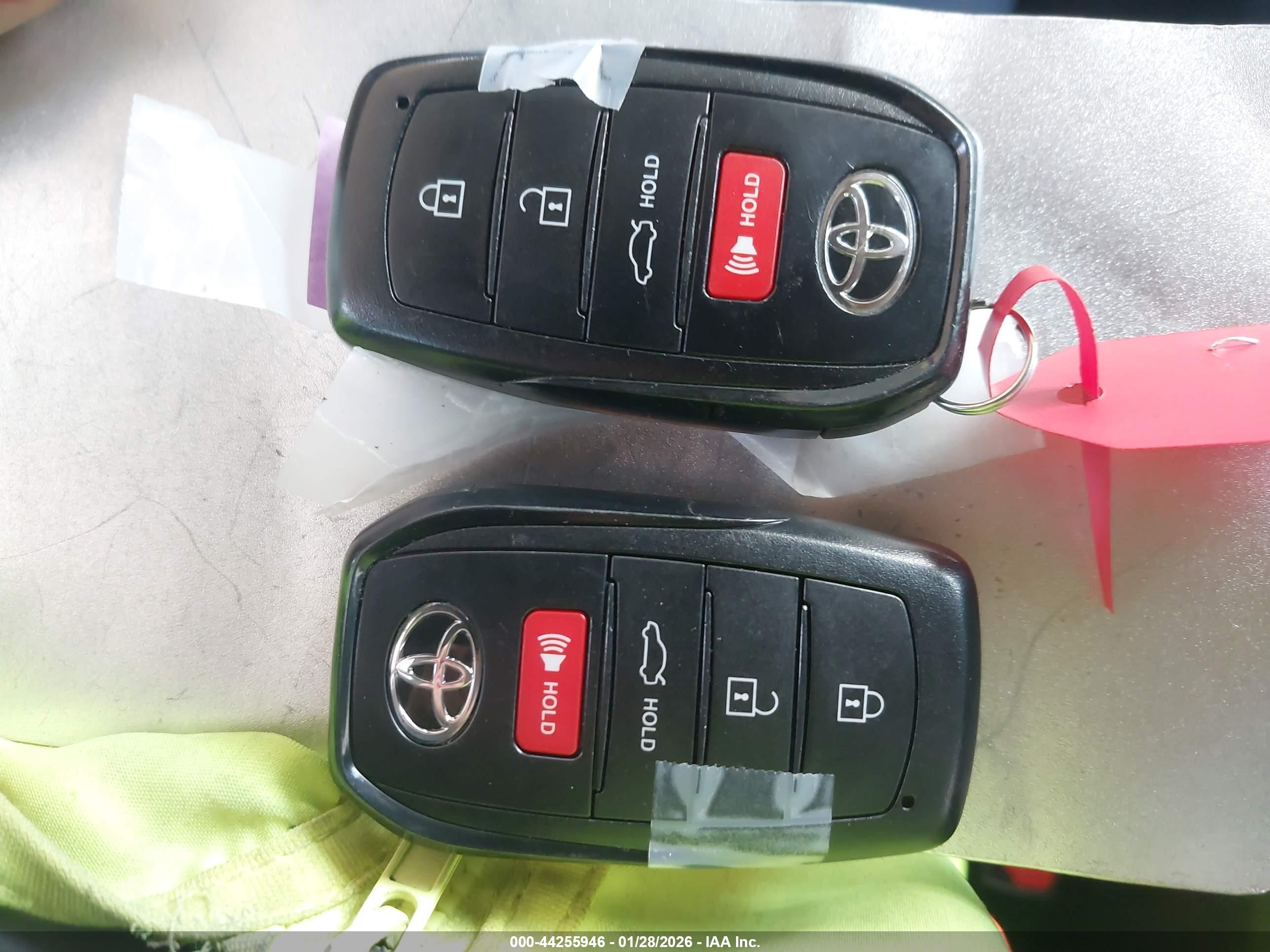 TOYOTA CAMRY image 11