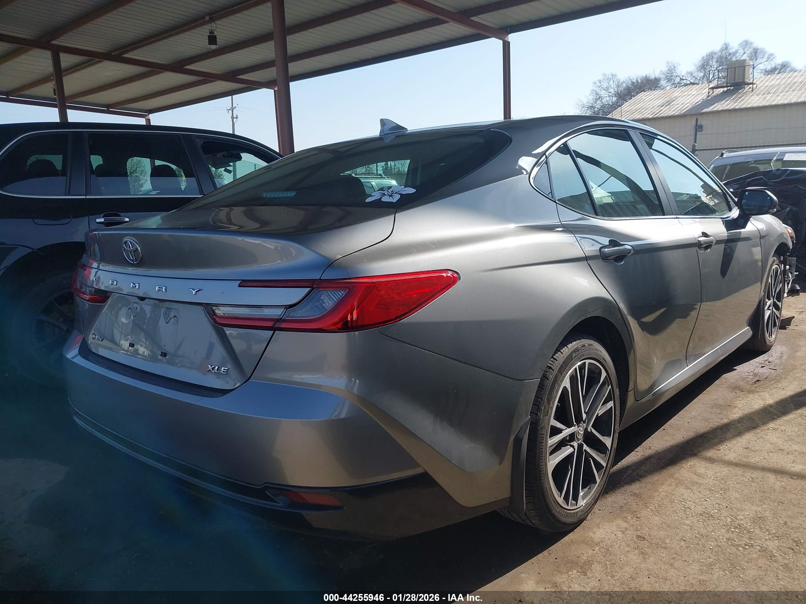TOYOTA CAMRY image 4