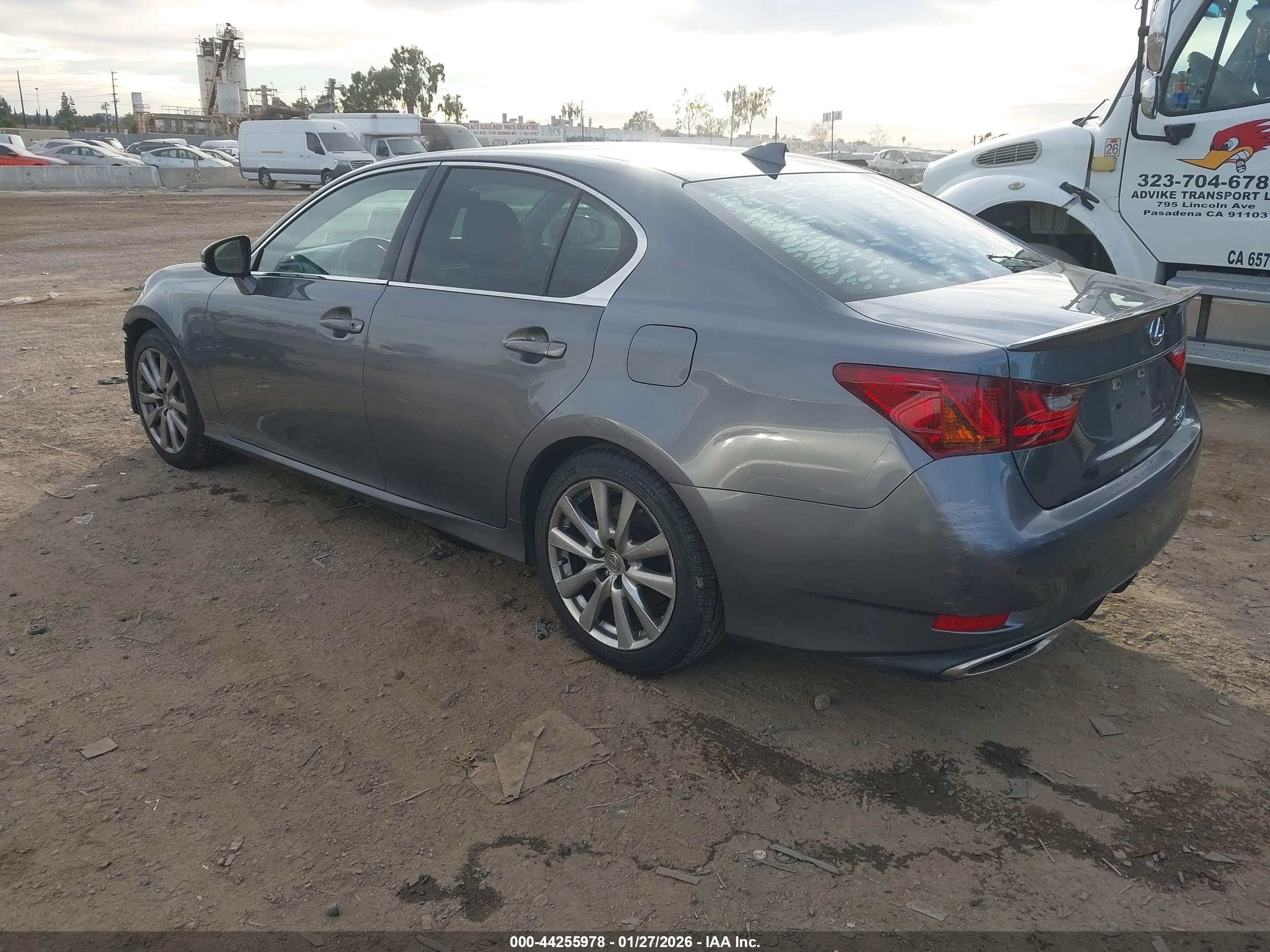 LEXUS GS image 3