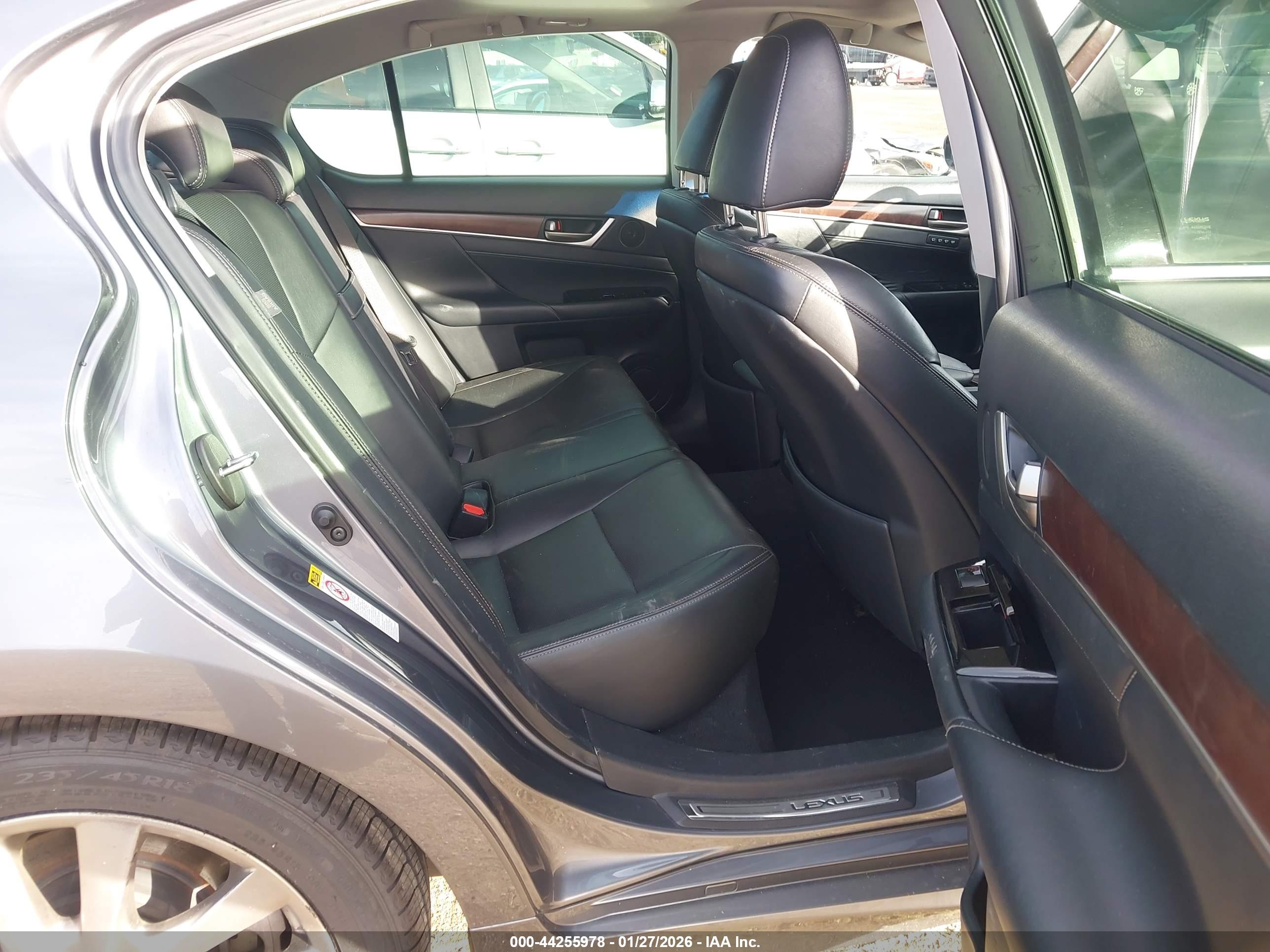 LEXUS GS image 8