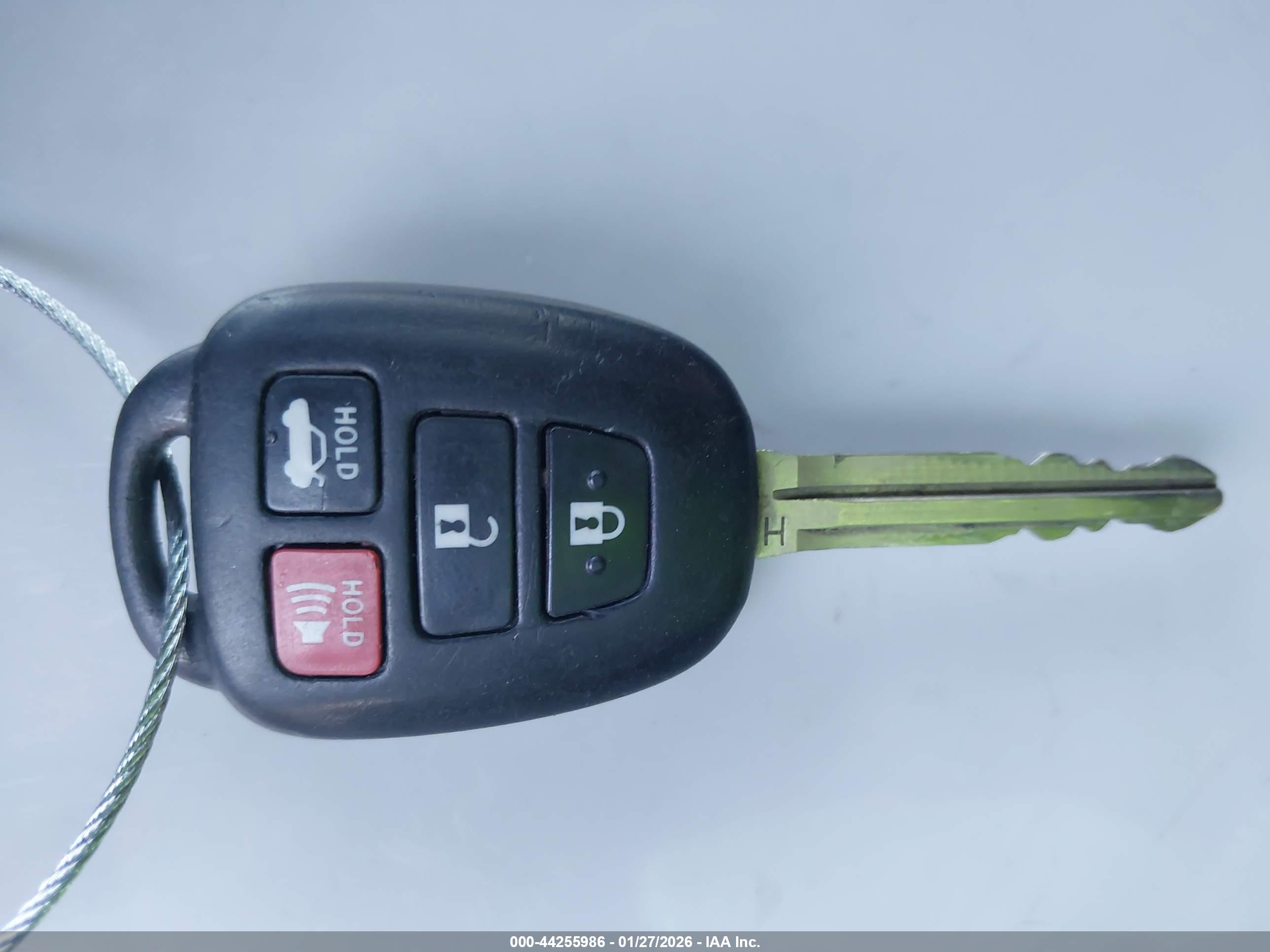 TOYOTA CAMRY image 11