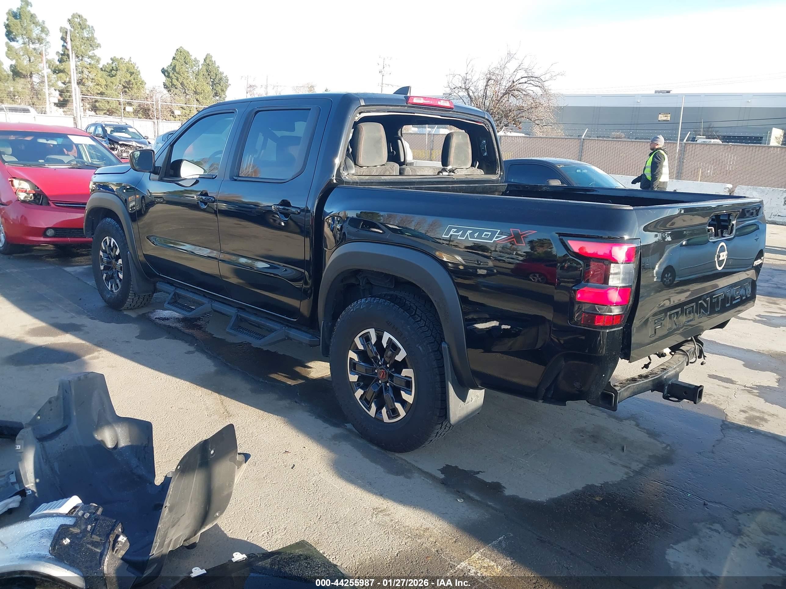 NISSAN FRONTIER image 3