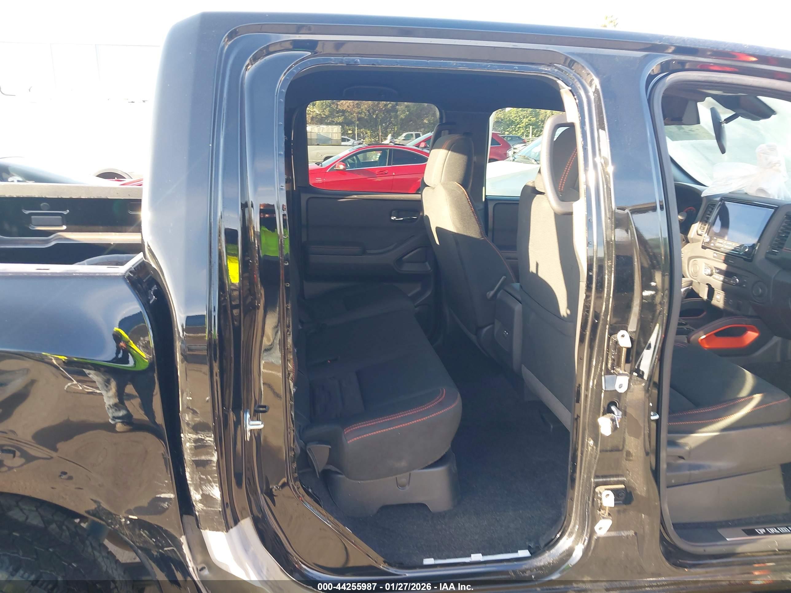 NISSAN FRONTIER image 8