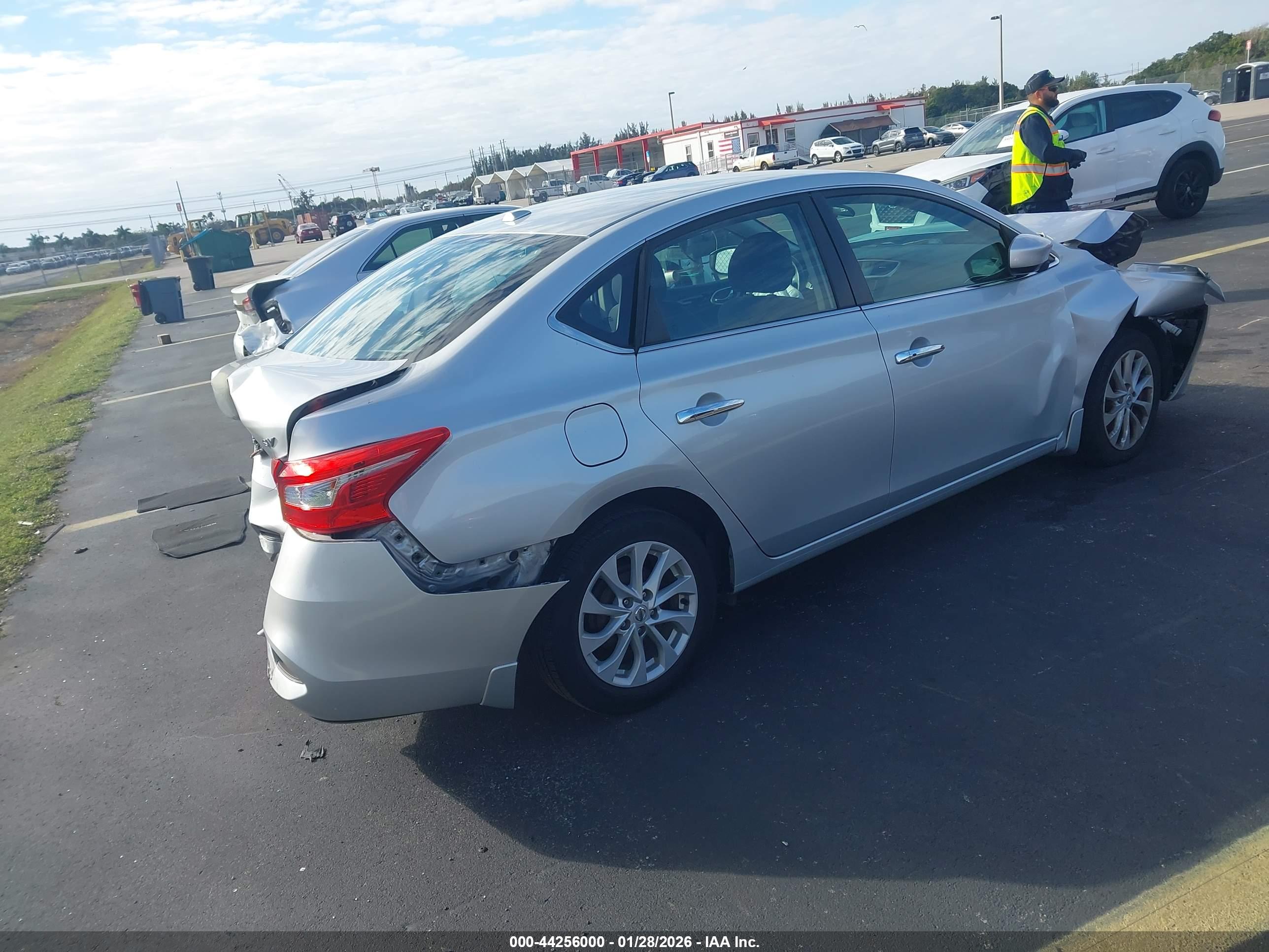 NISSAN SENTRA image 4