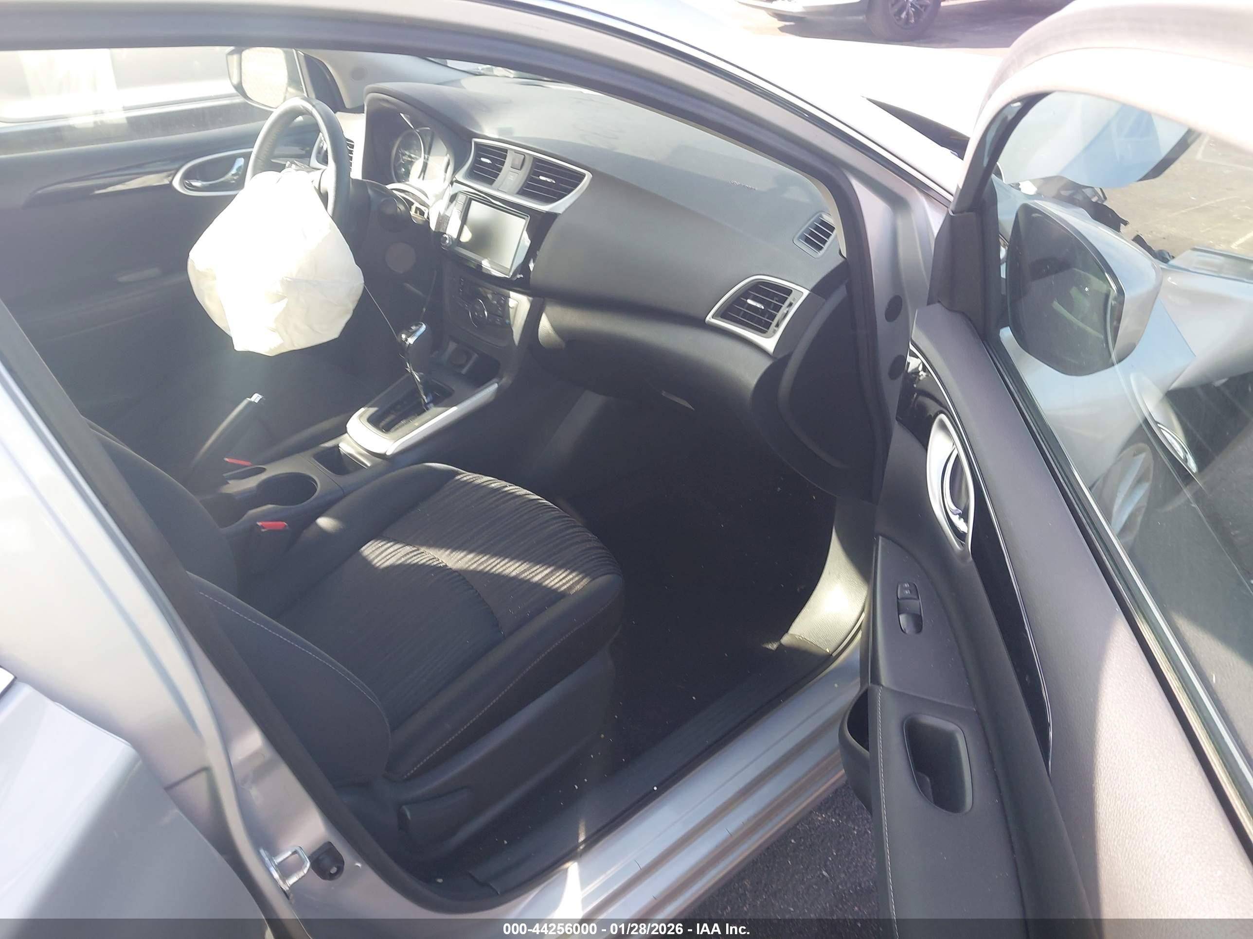 NISSAN SENTRA image 5