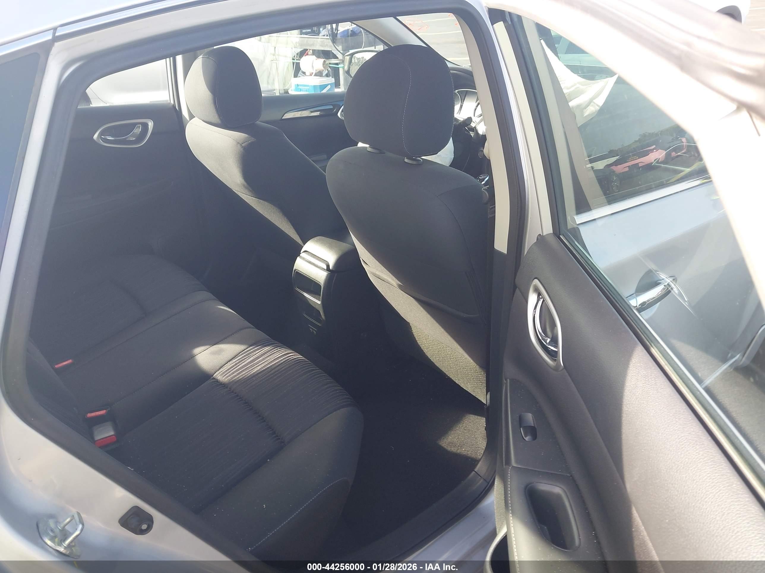 NISSAN SENTRA image 8