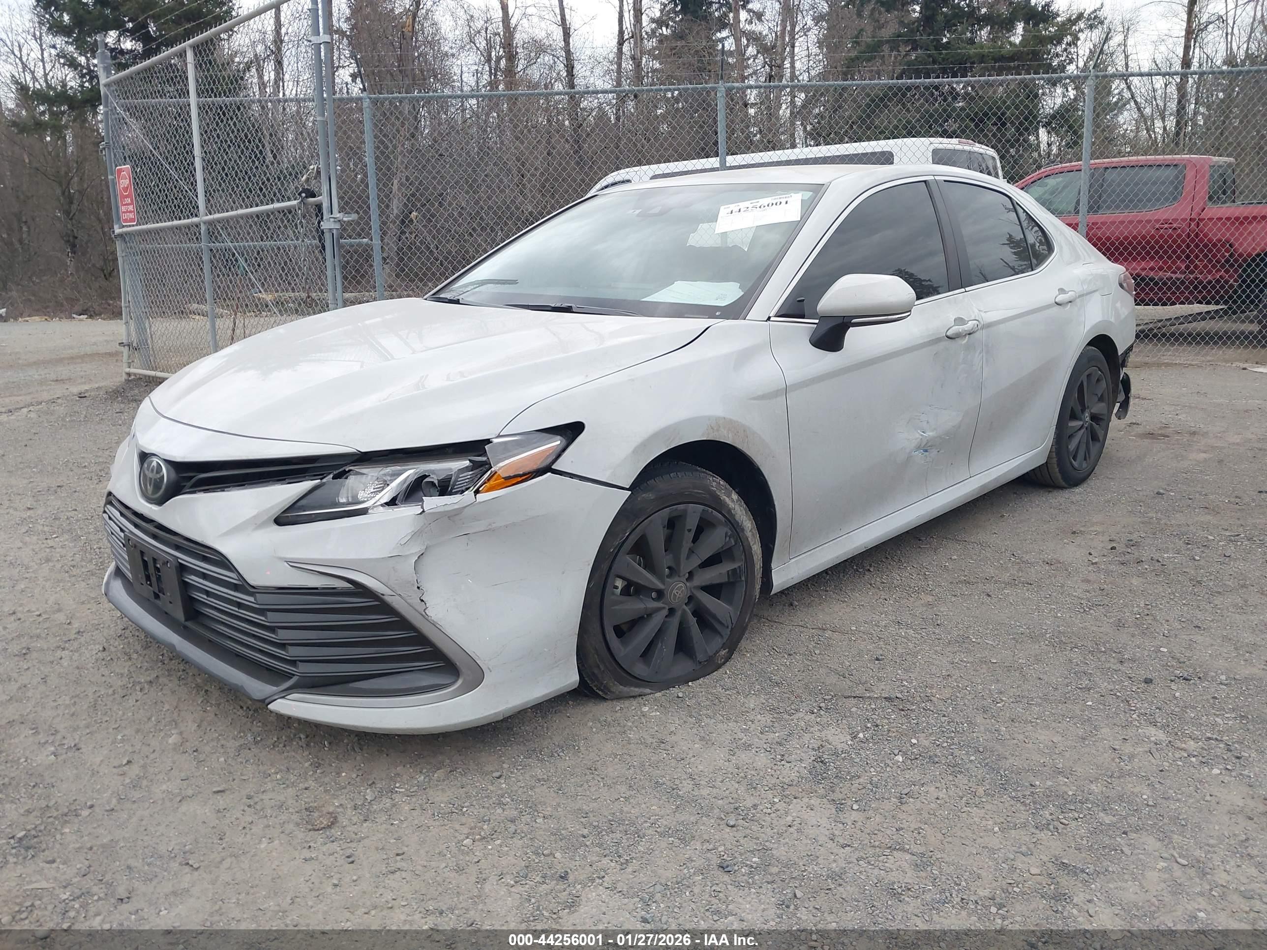 TOYOTA CAMRY image 2