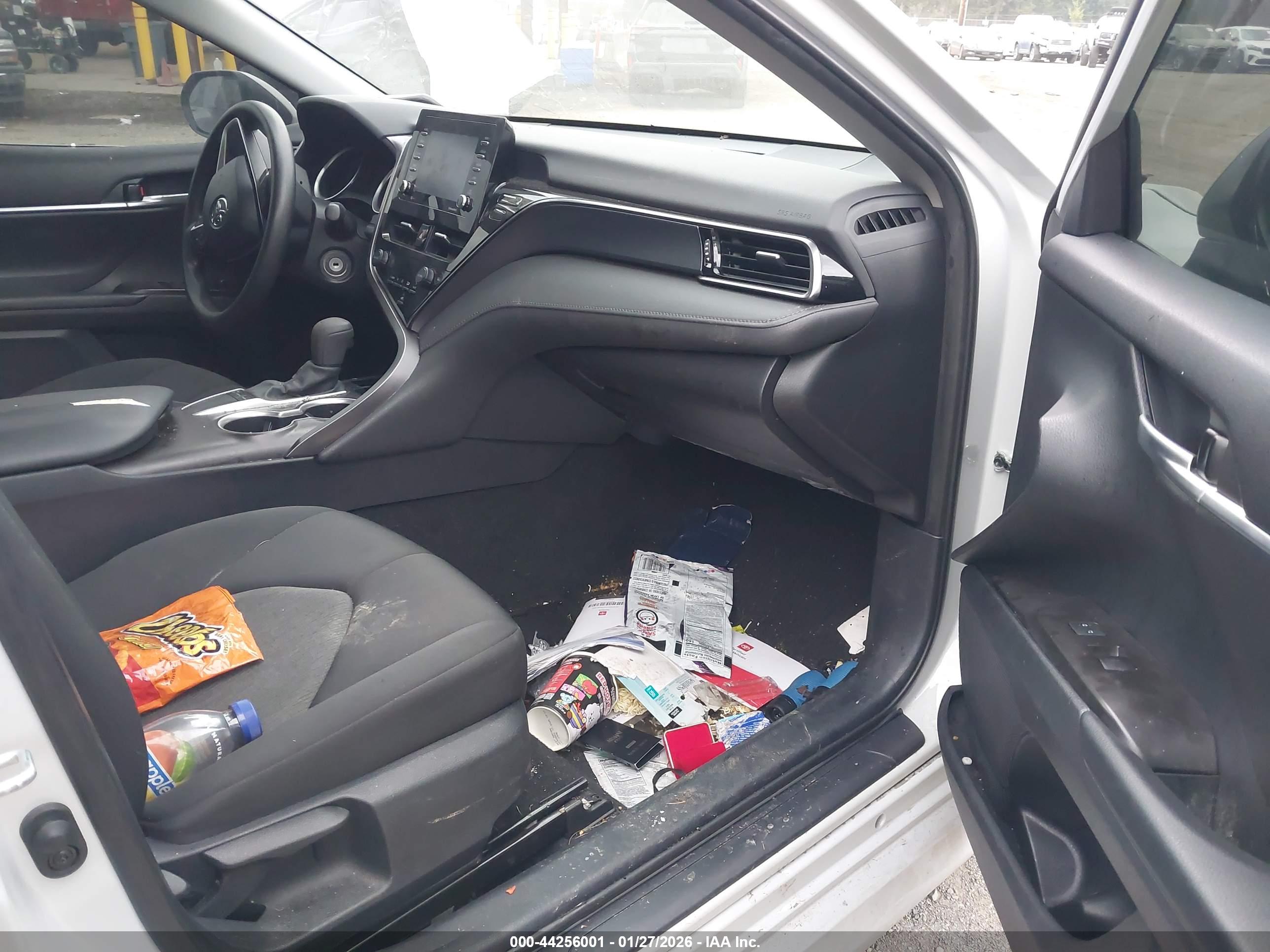 TOYOTA CAMRY image 5
