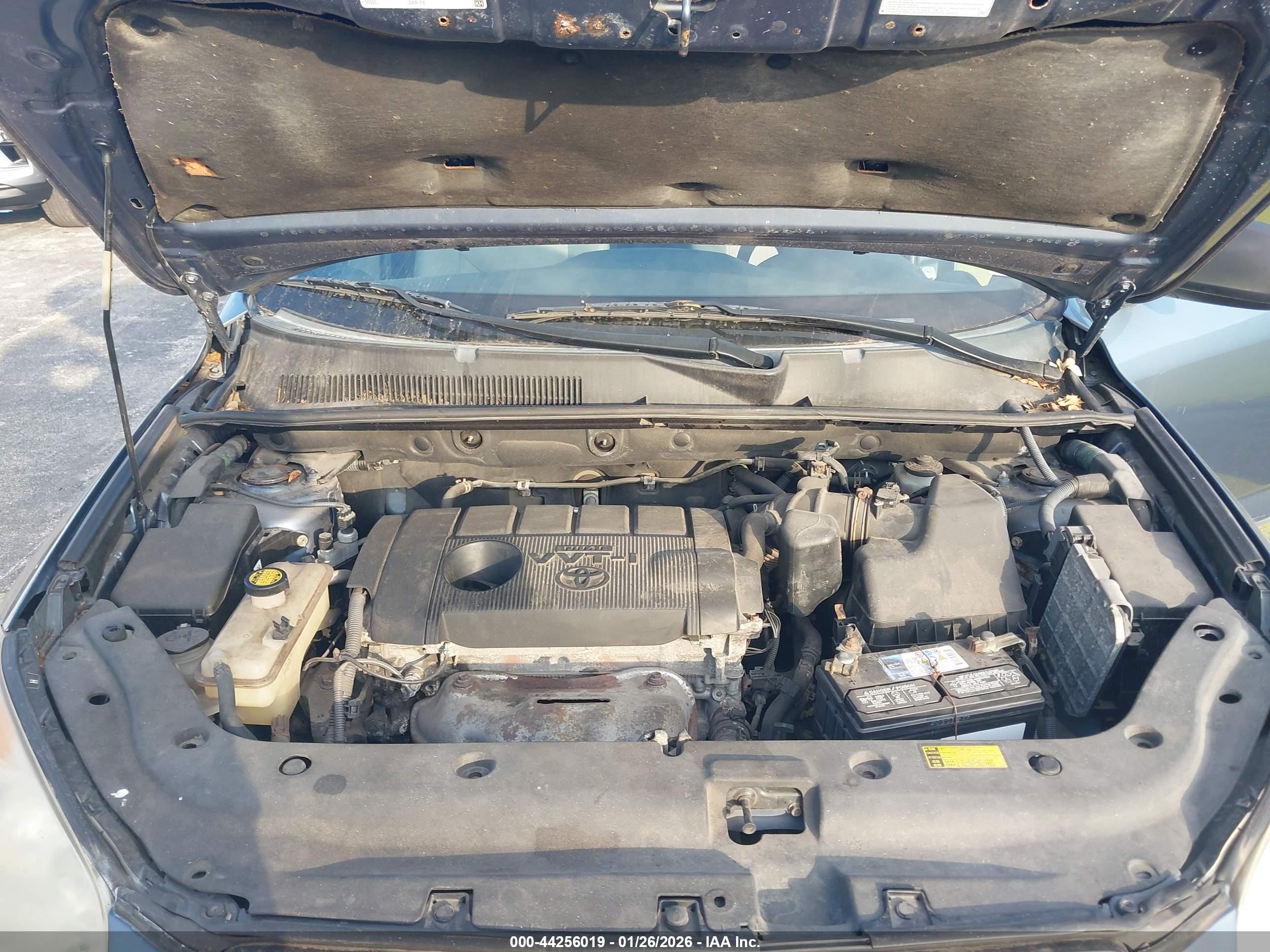 TOYOTA RAV4 image 10