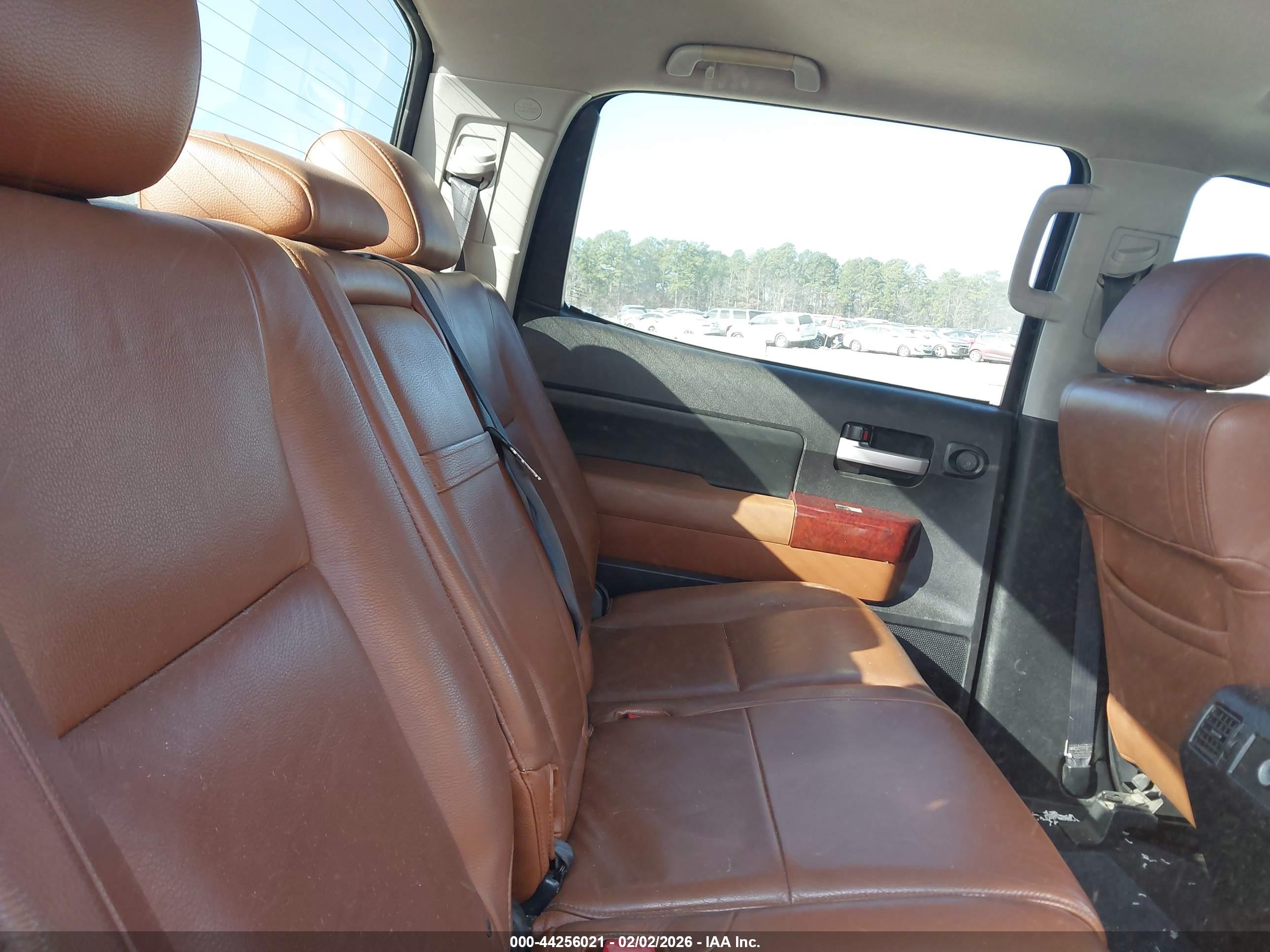 TOYOTA TUNDRA image 8