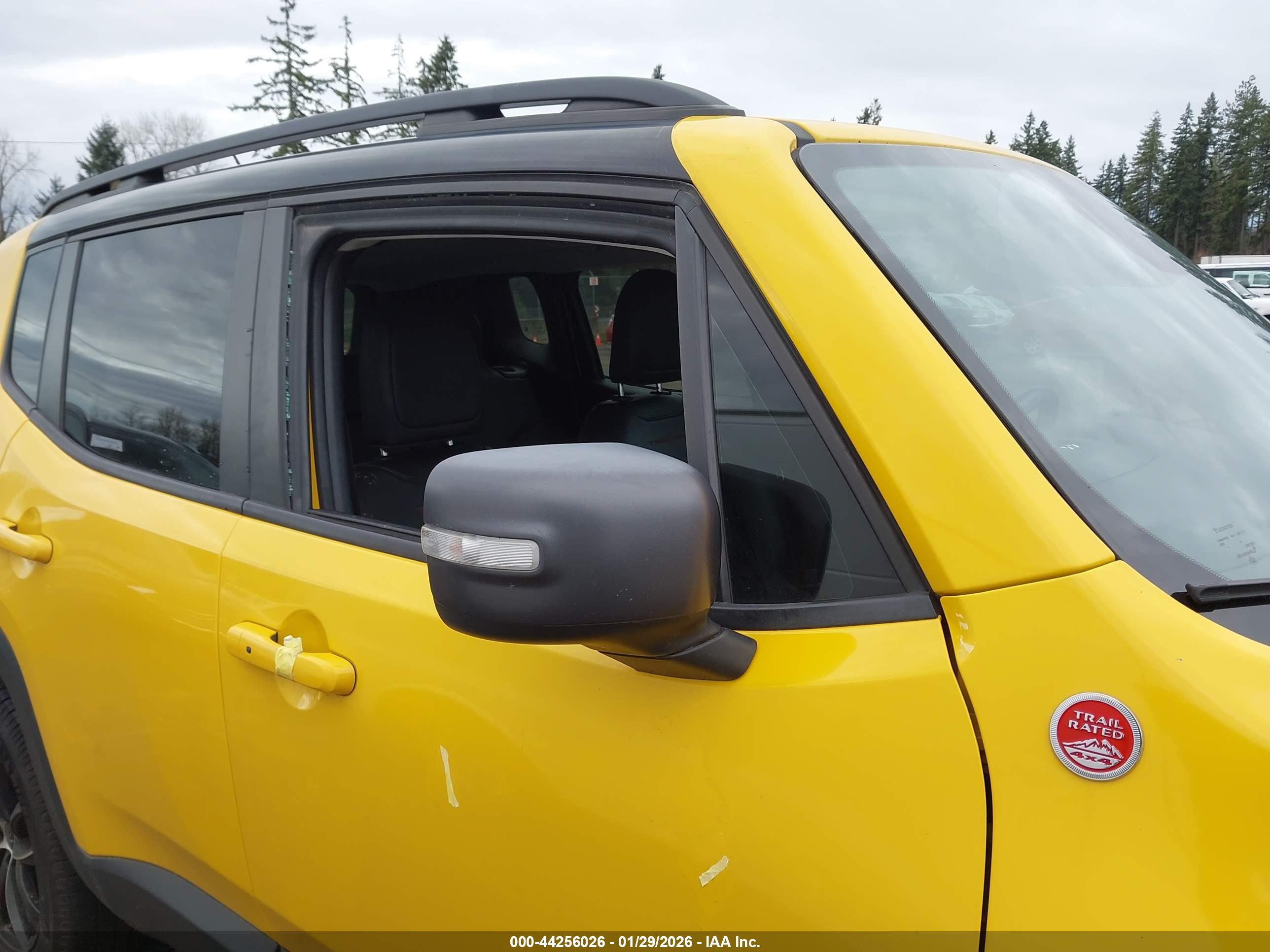 JEEP RENEGADE image 6