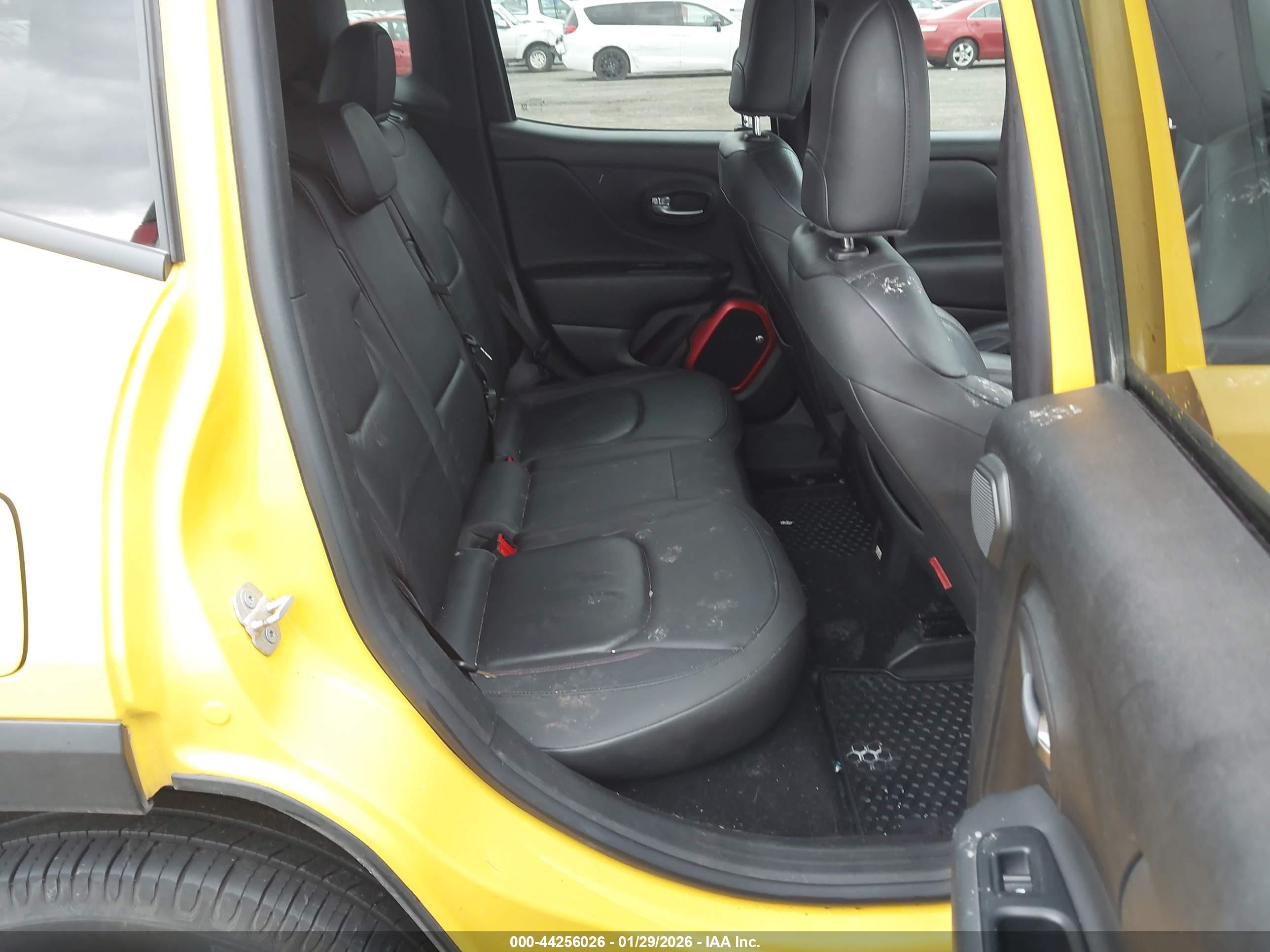 JEEP RENEGADE image 8