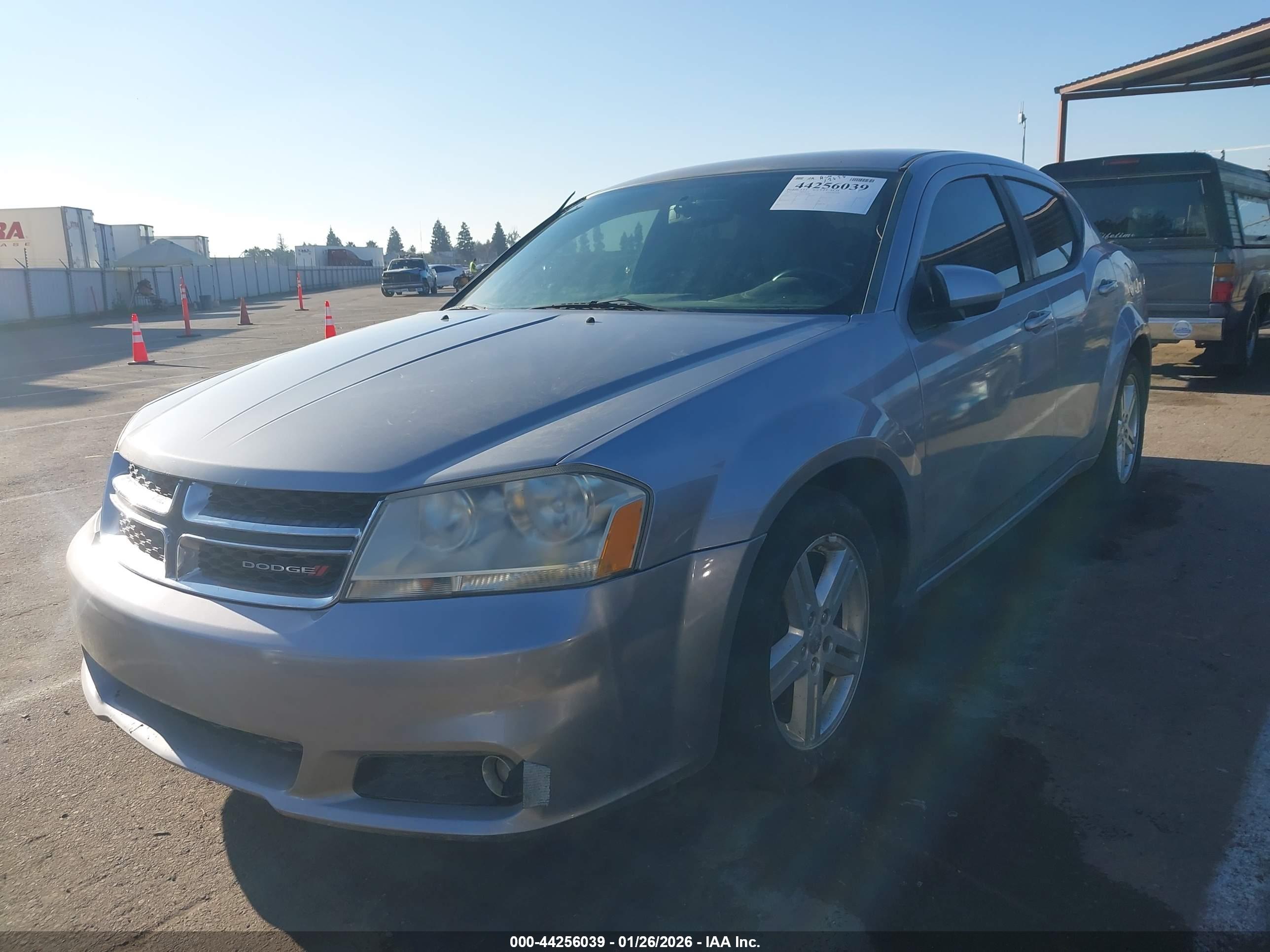 DODGE AVENGER image 2