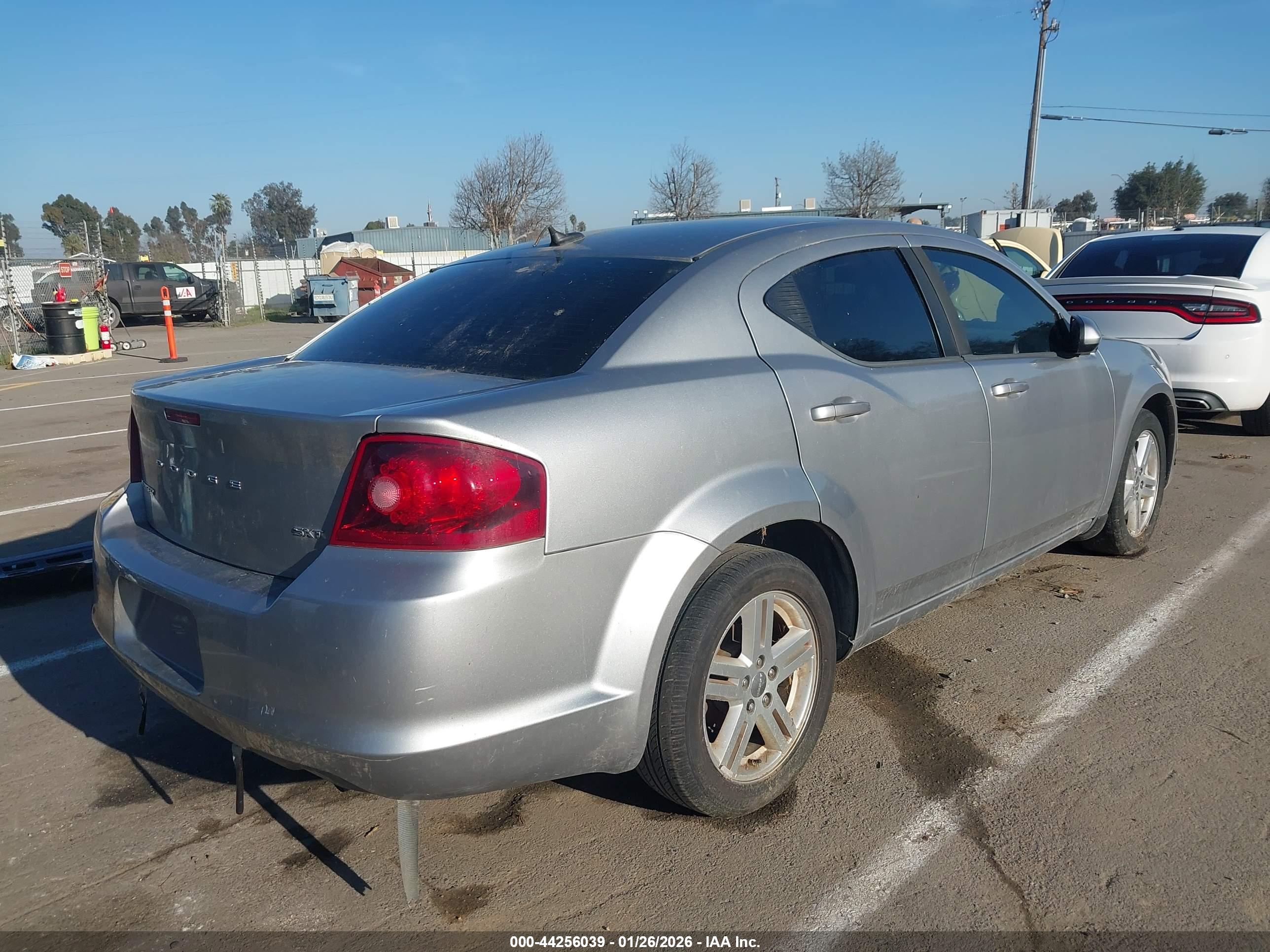 DODGE AVENGER image 4
