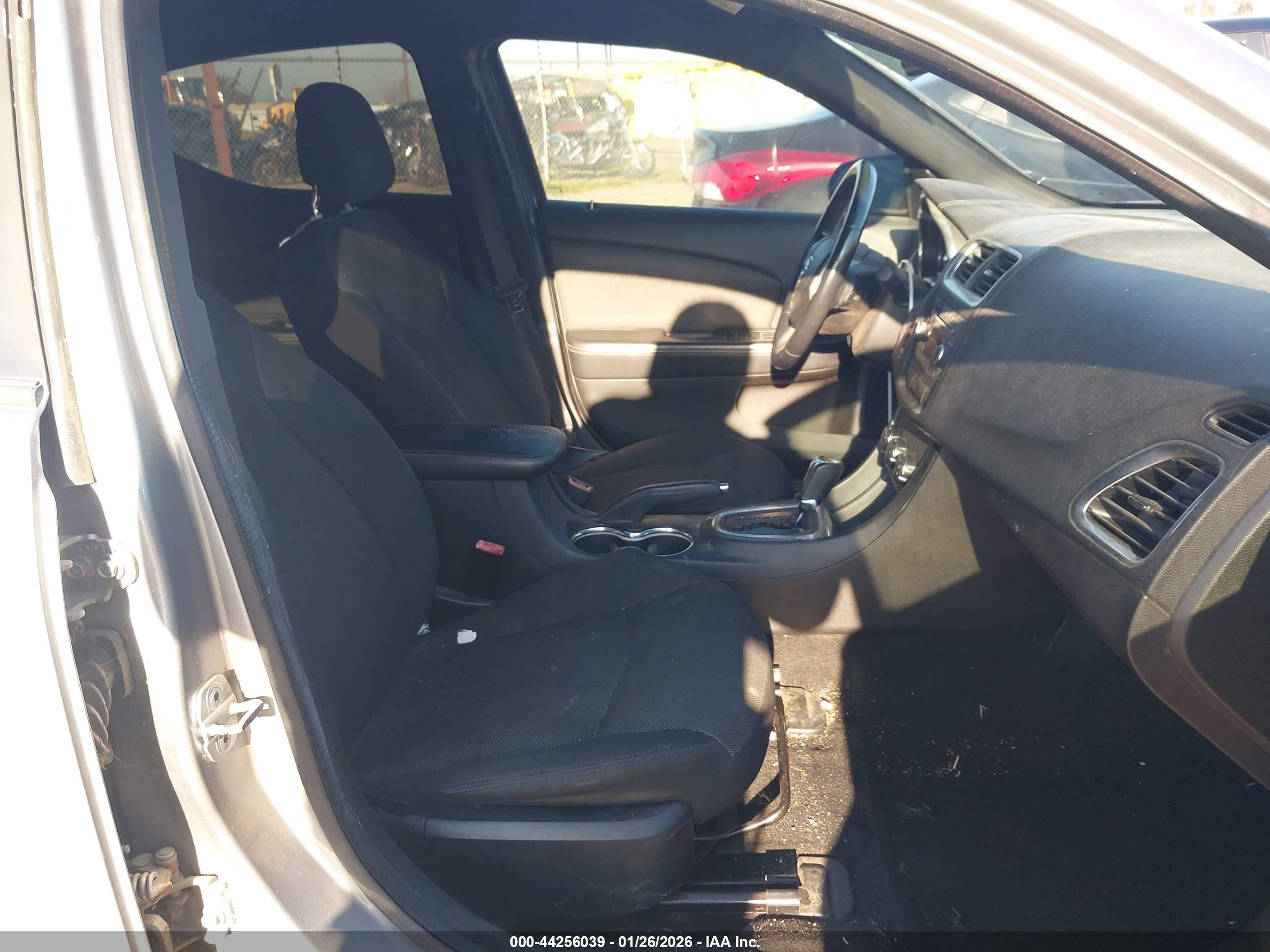 DODGE AVENGER image 5