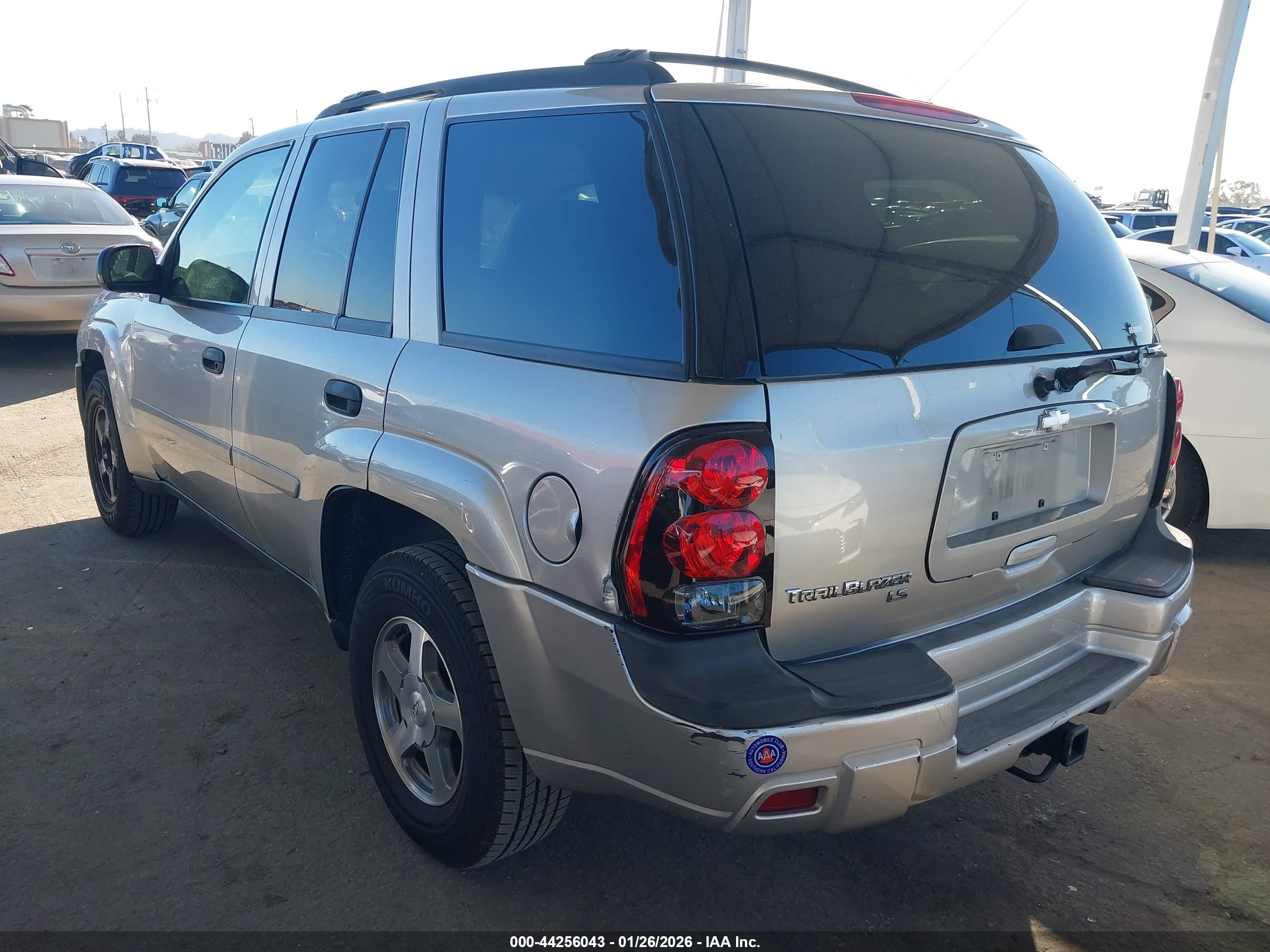 CHEVROLET TRAILBLAZER image 3
