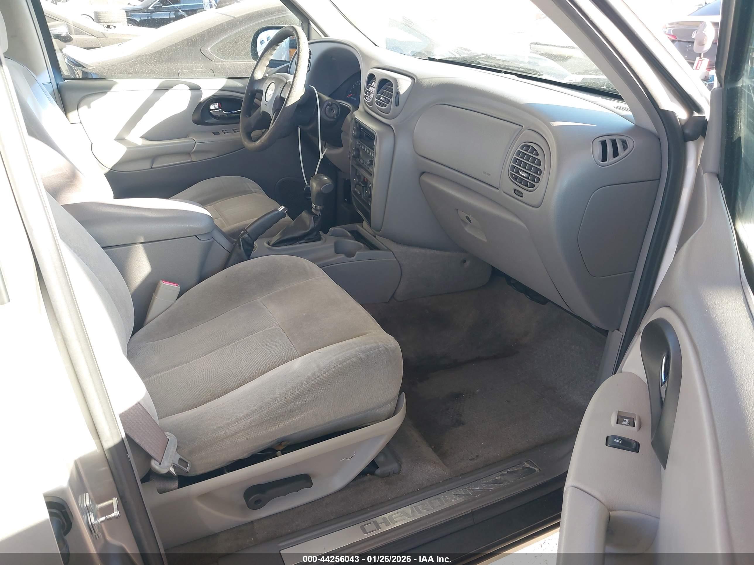 CHEVROLET TRAILBLAZER image 5