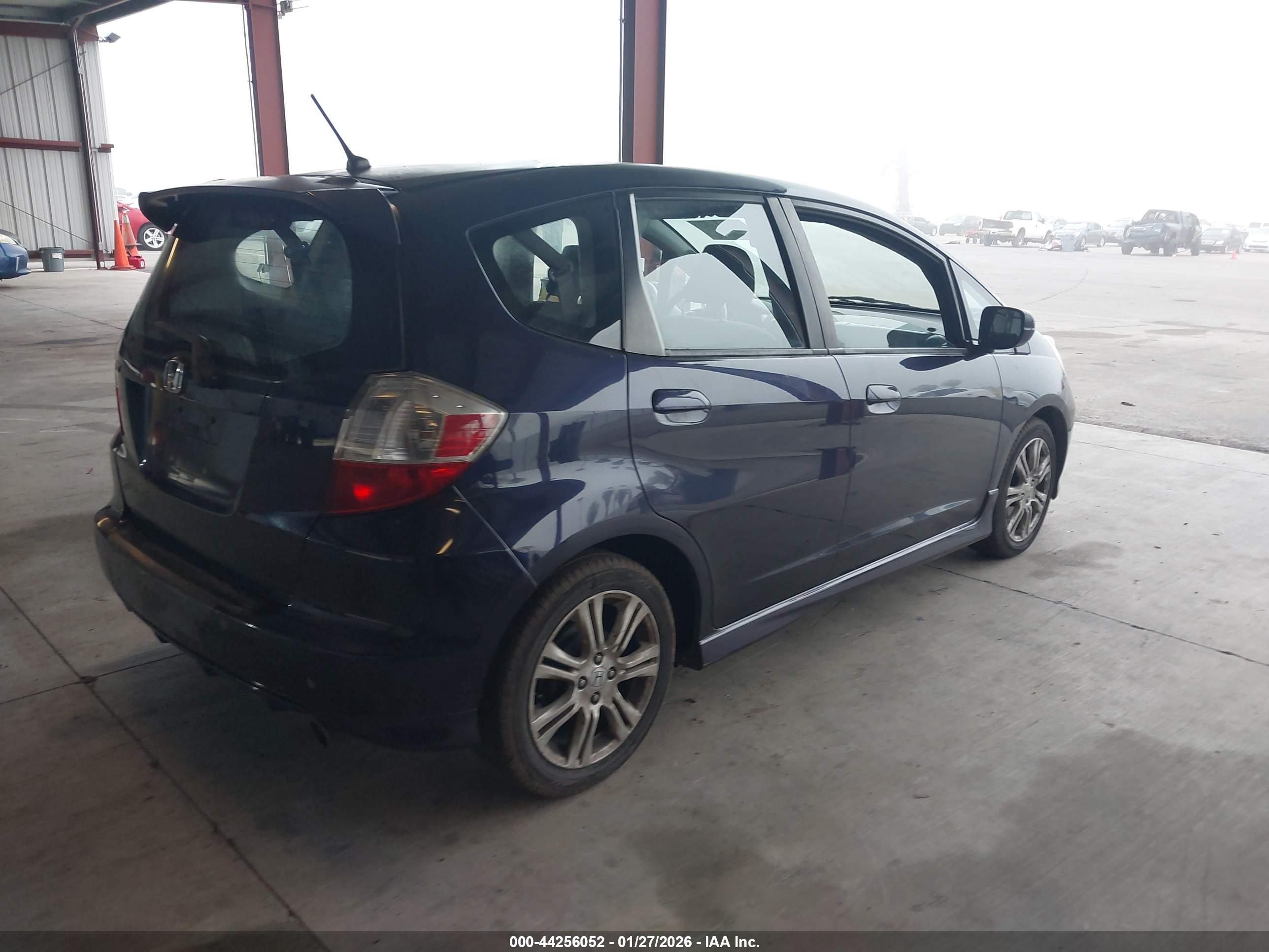 HONDA FIT image 4