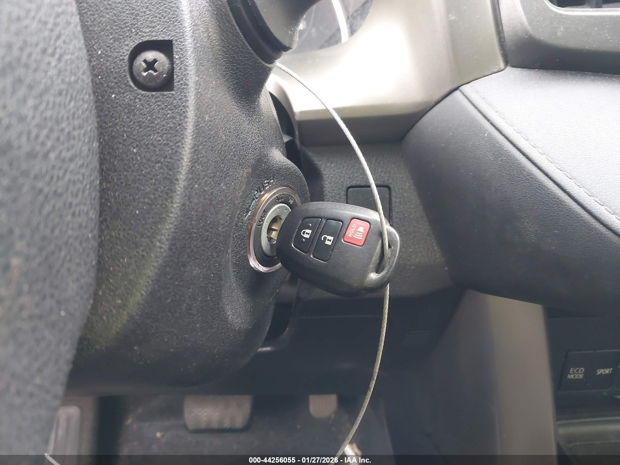 TOYOTA RAV4 image 11