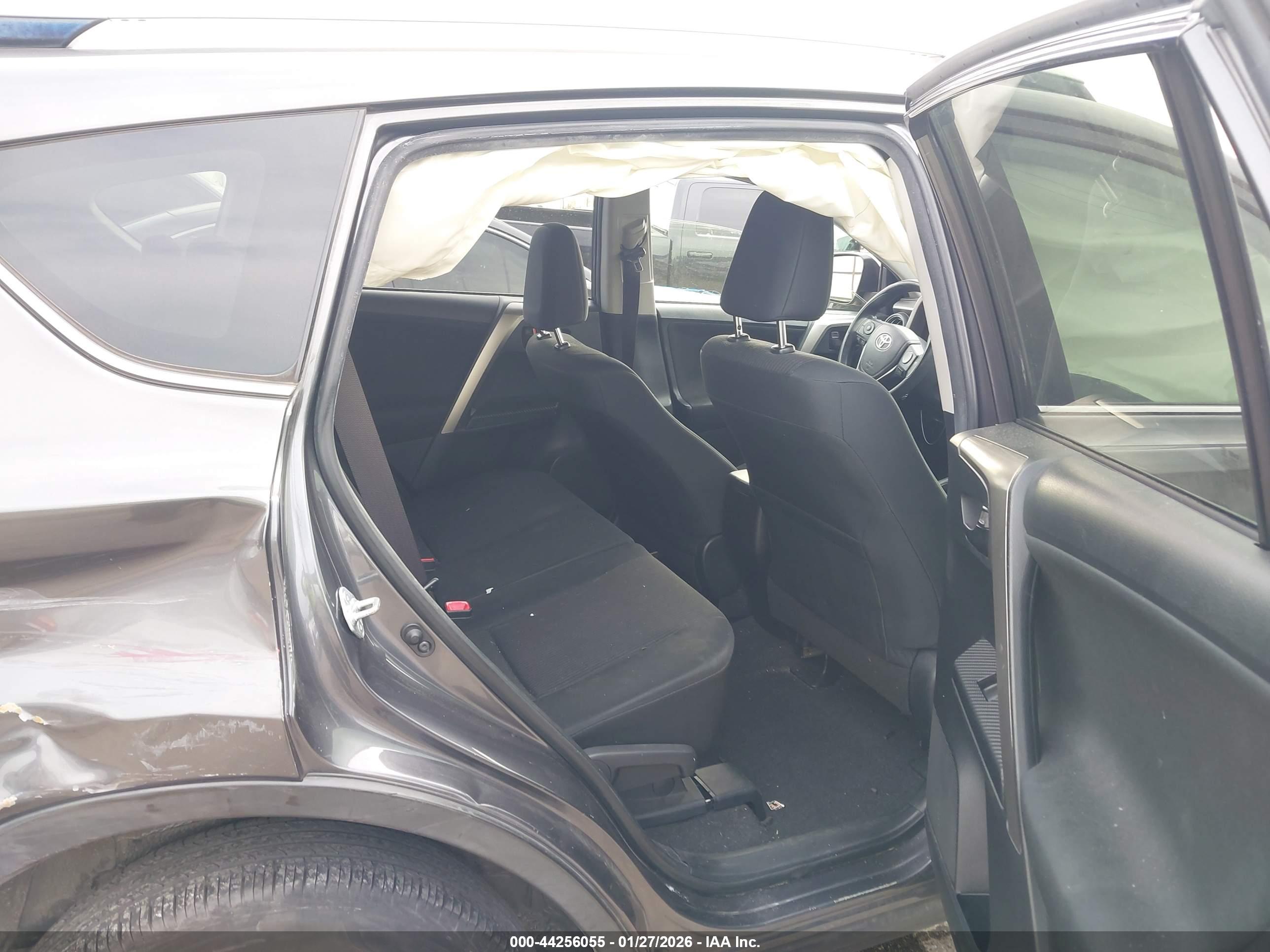 TOYOTA RAV4 image 8
