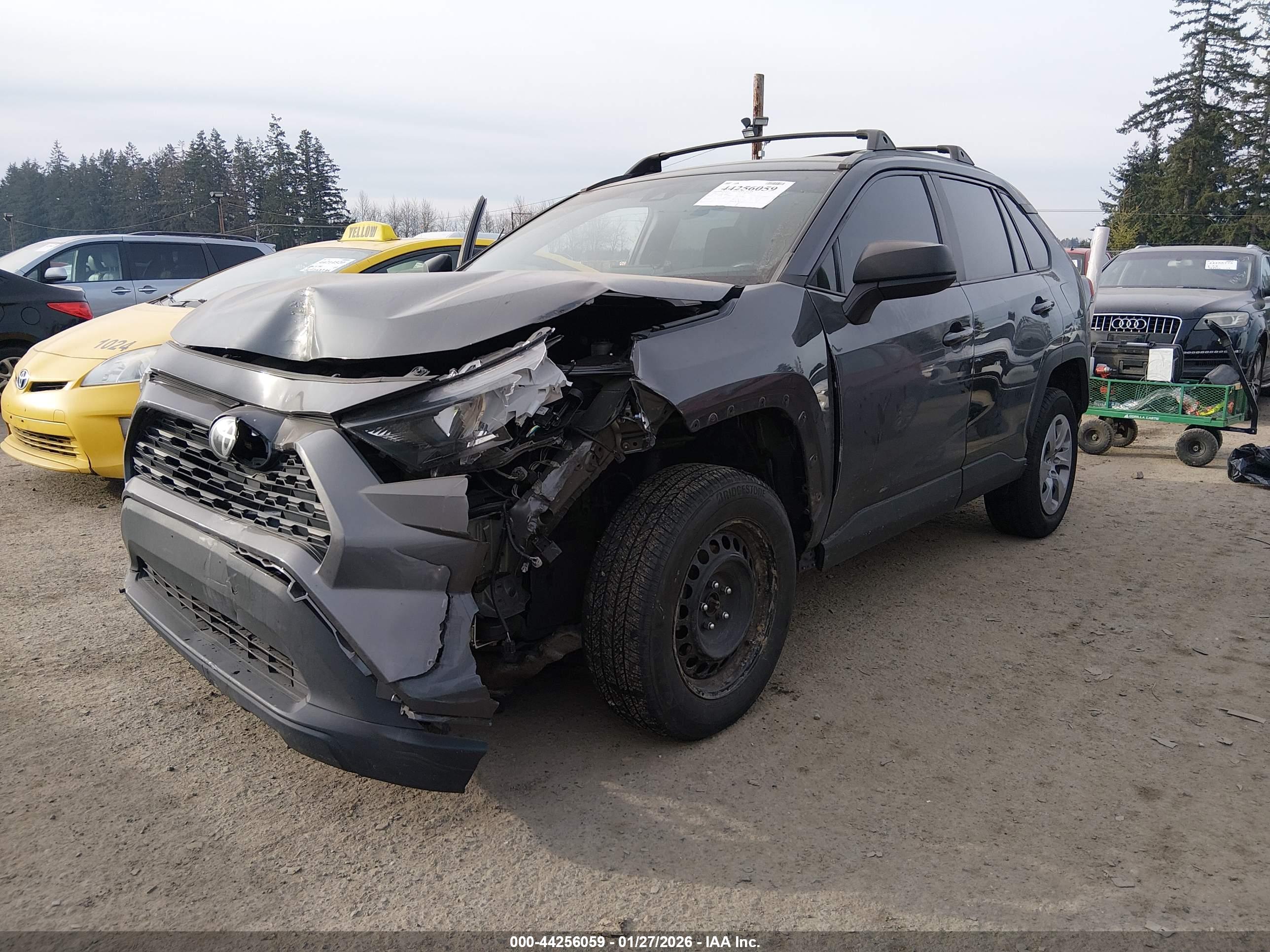 TOYOTA RAV4 image 2