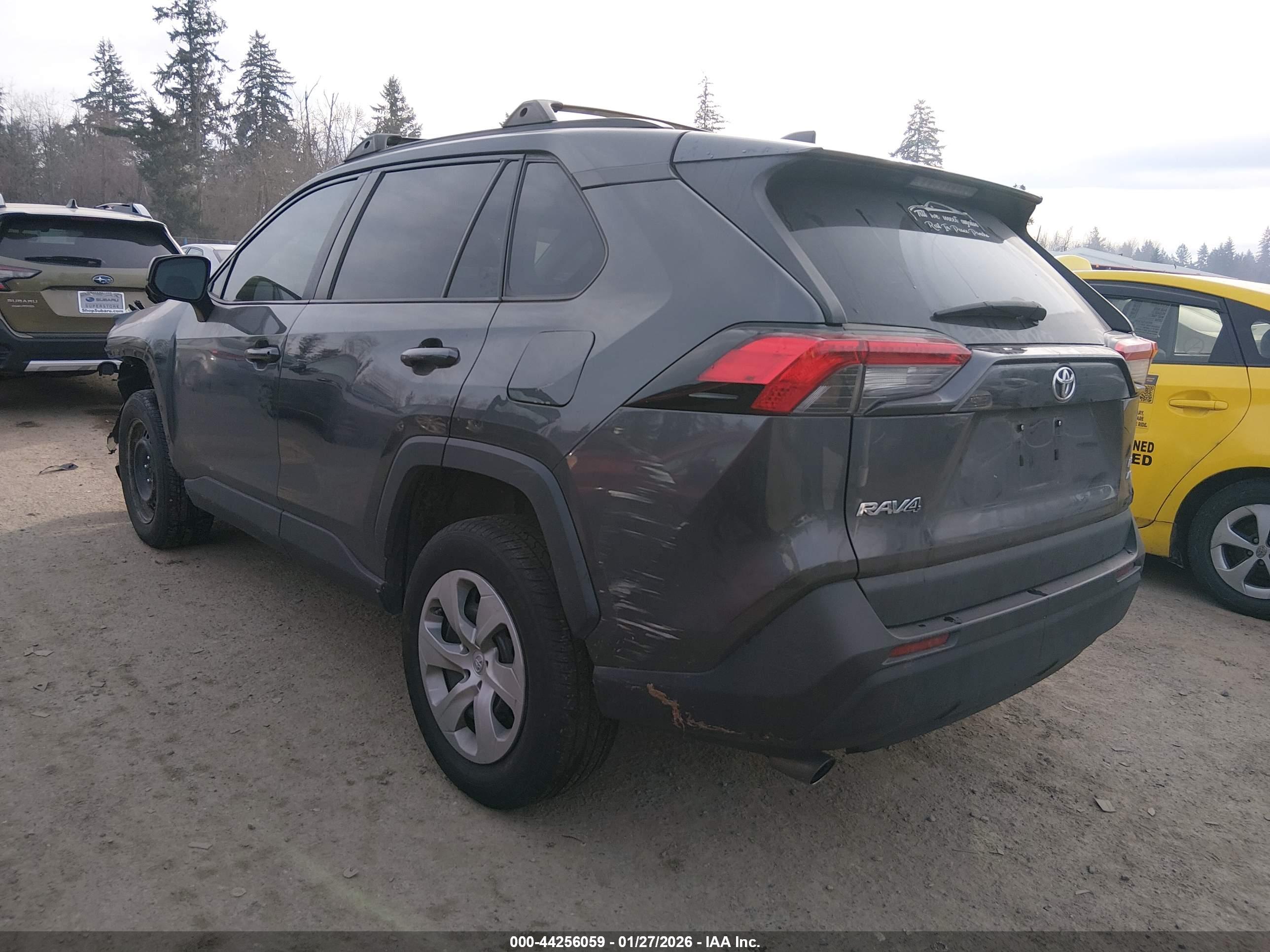 TOYOTA RAV4 image 3