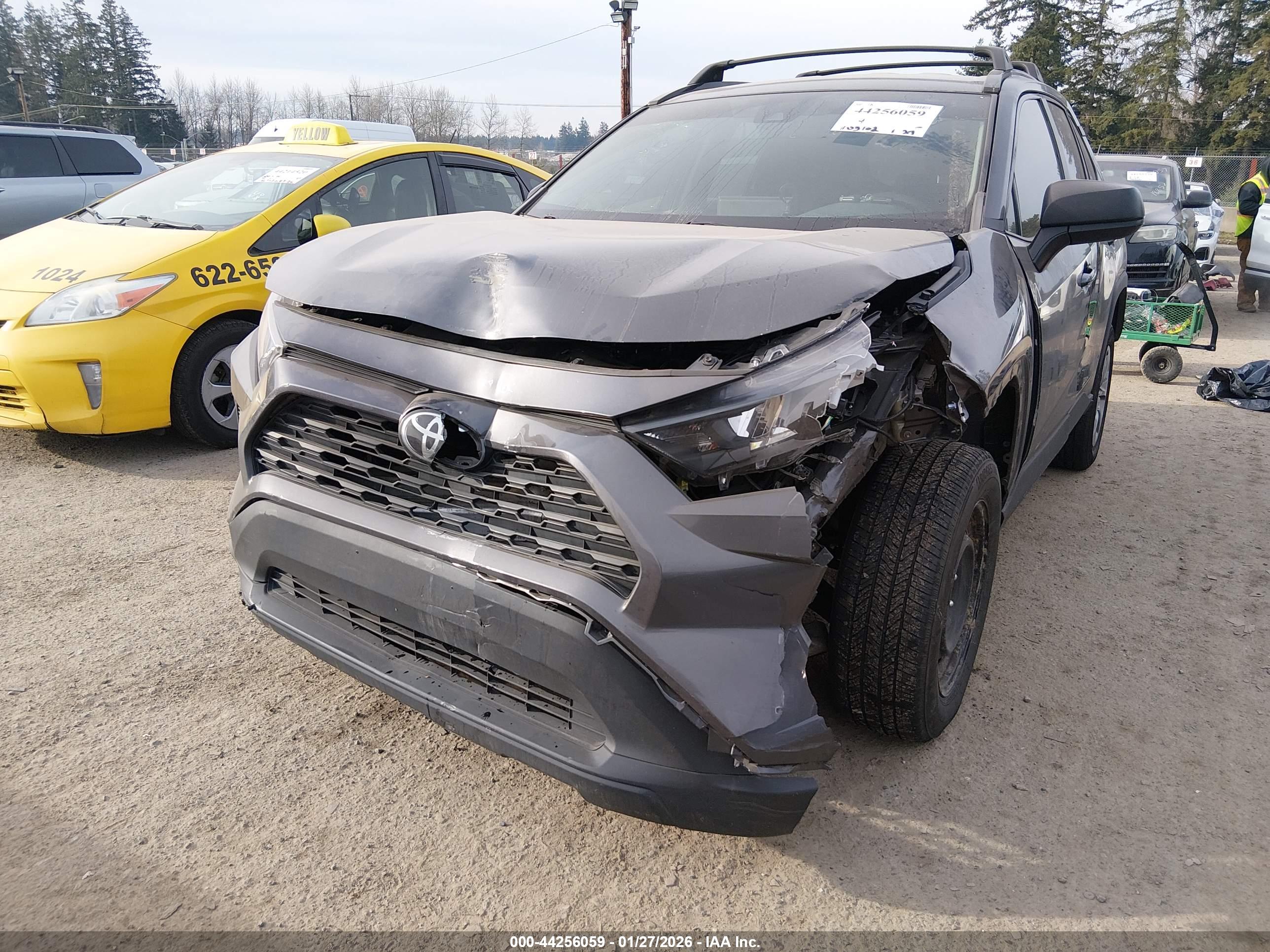 TOYOTA RAV4 image 6