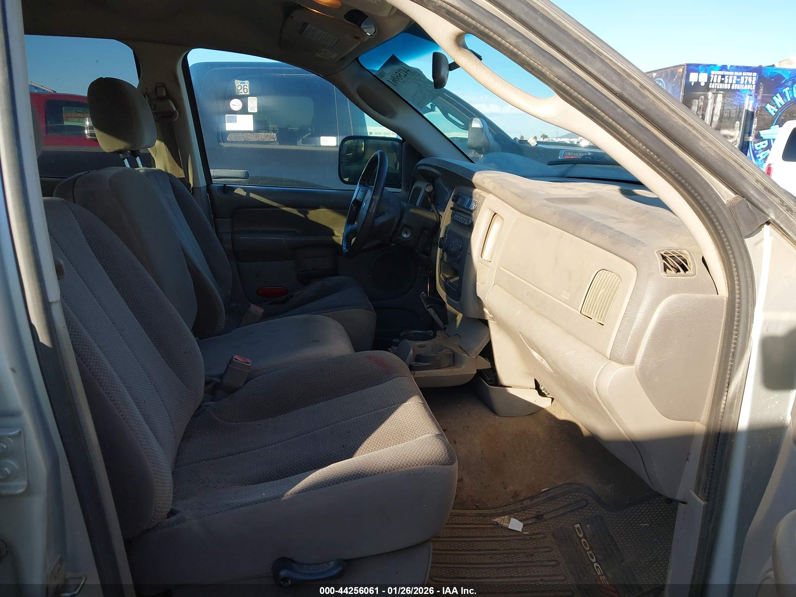 DODGE RAM image 5
