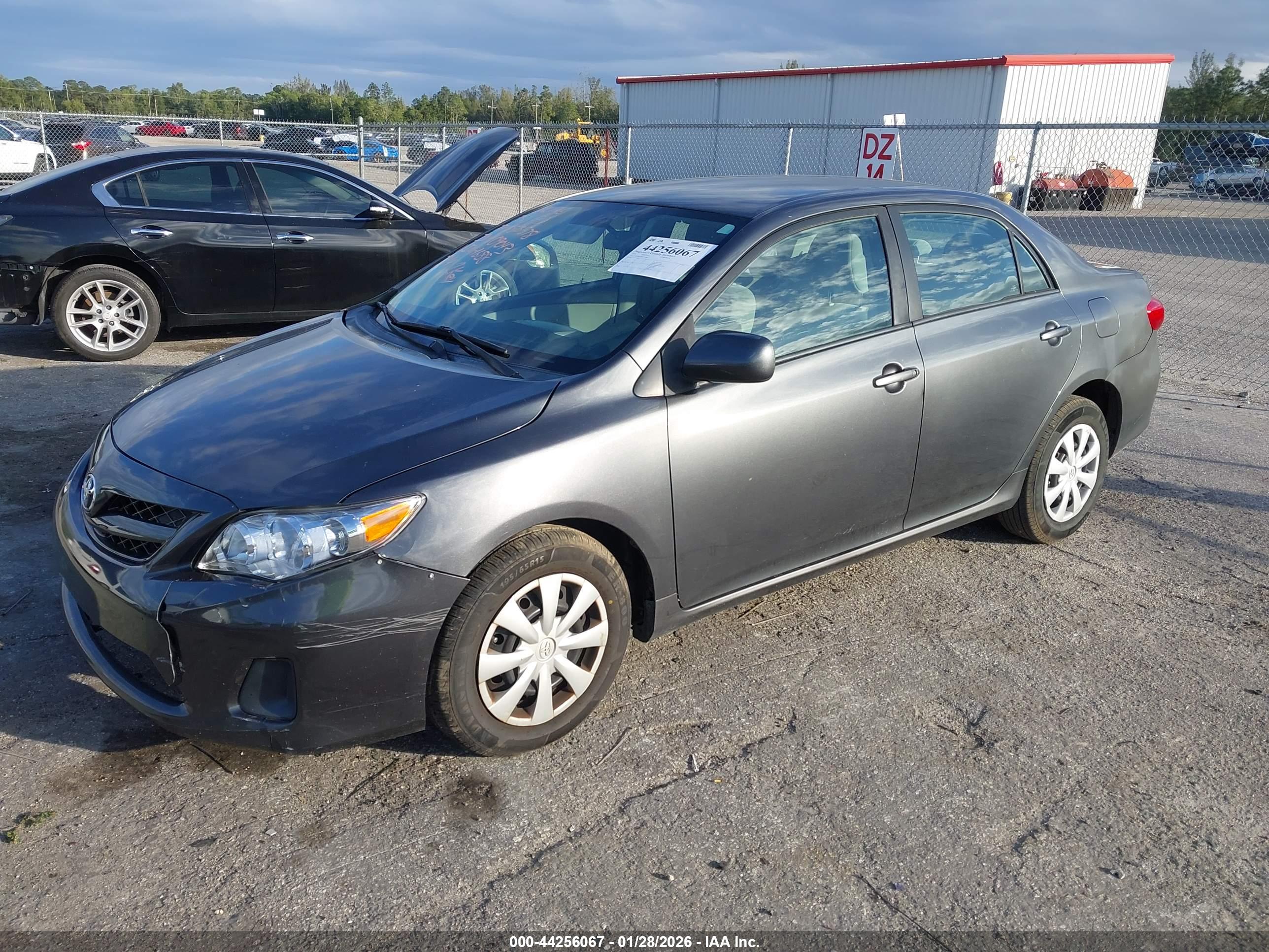 TOYOTA COROLLA image 2