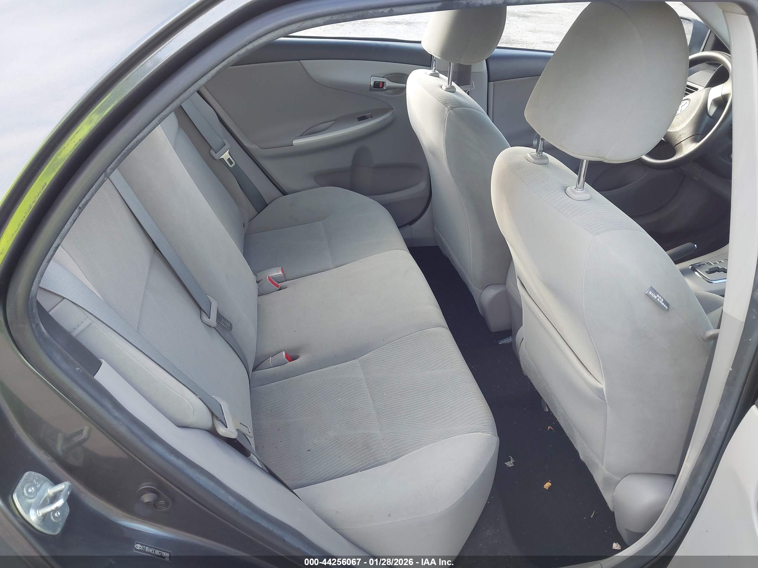 TOYOTA COROLLA image 8