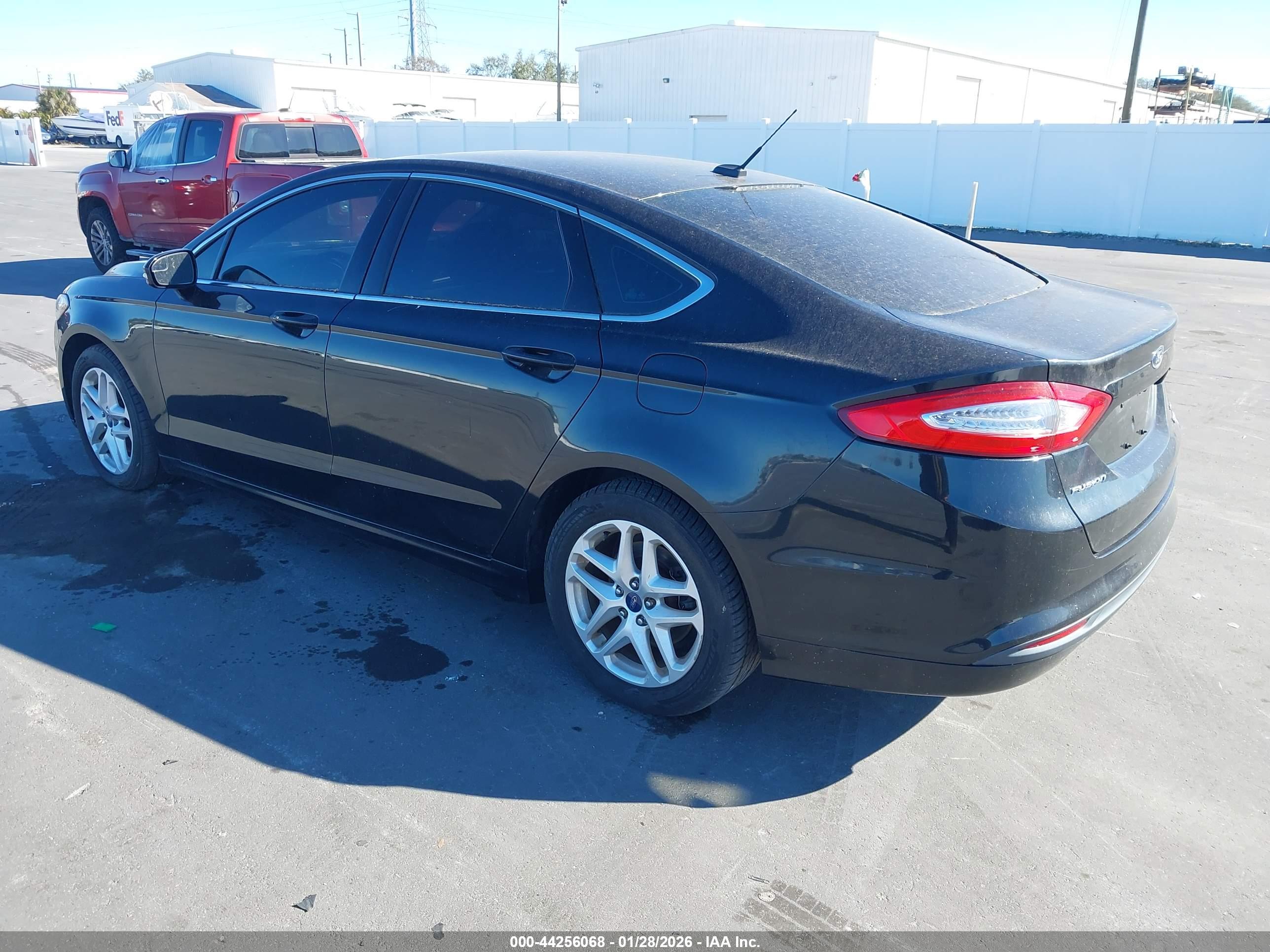 FORD FUSION image 3