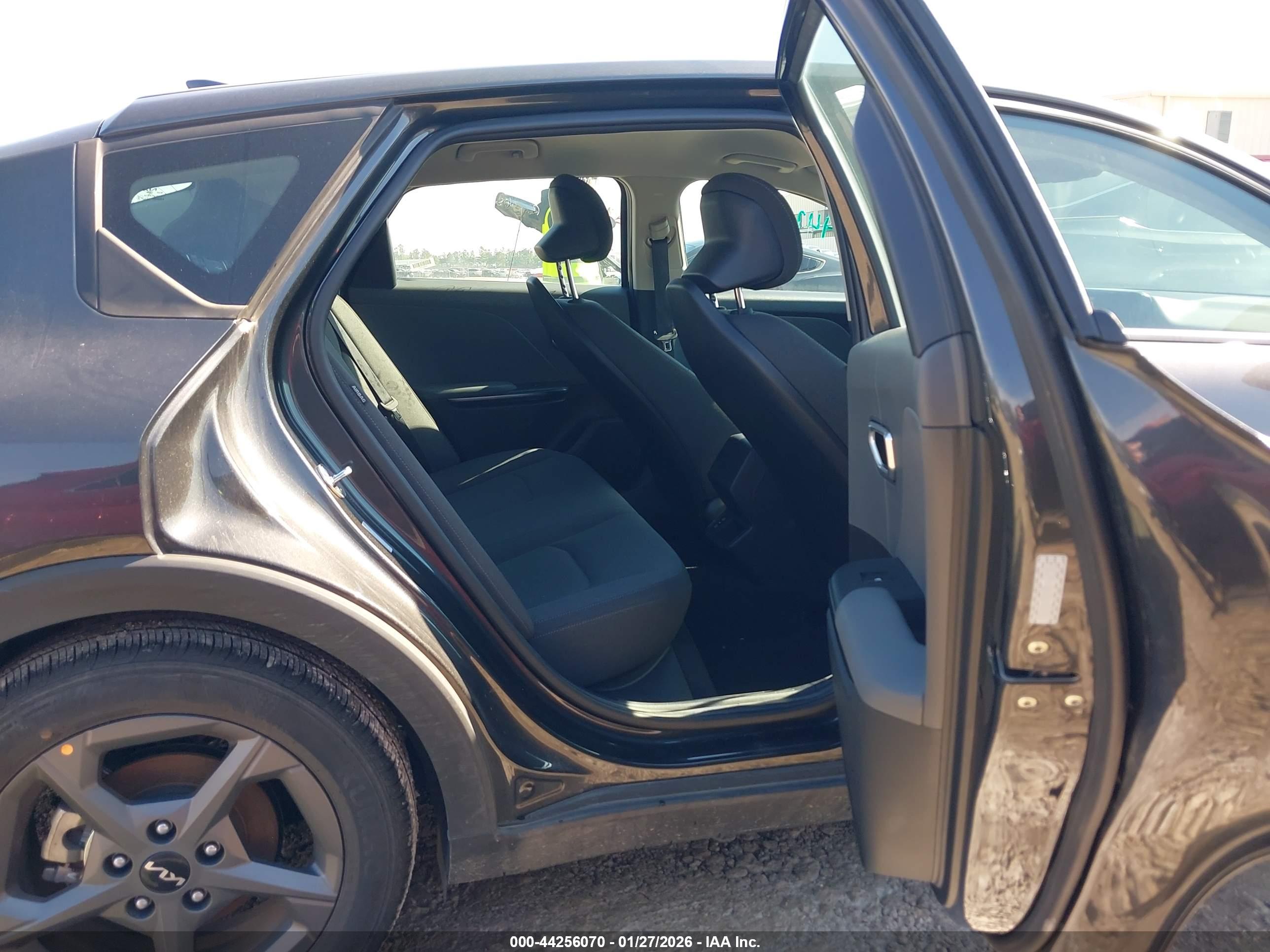 KIA K4 image 8