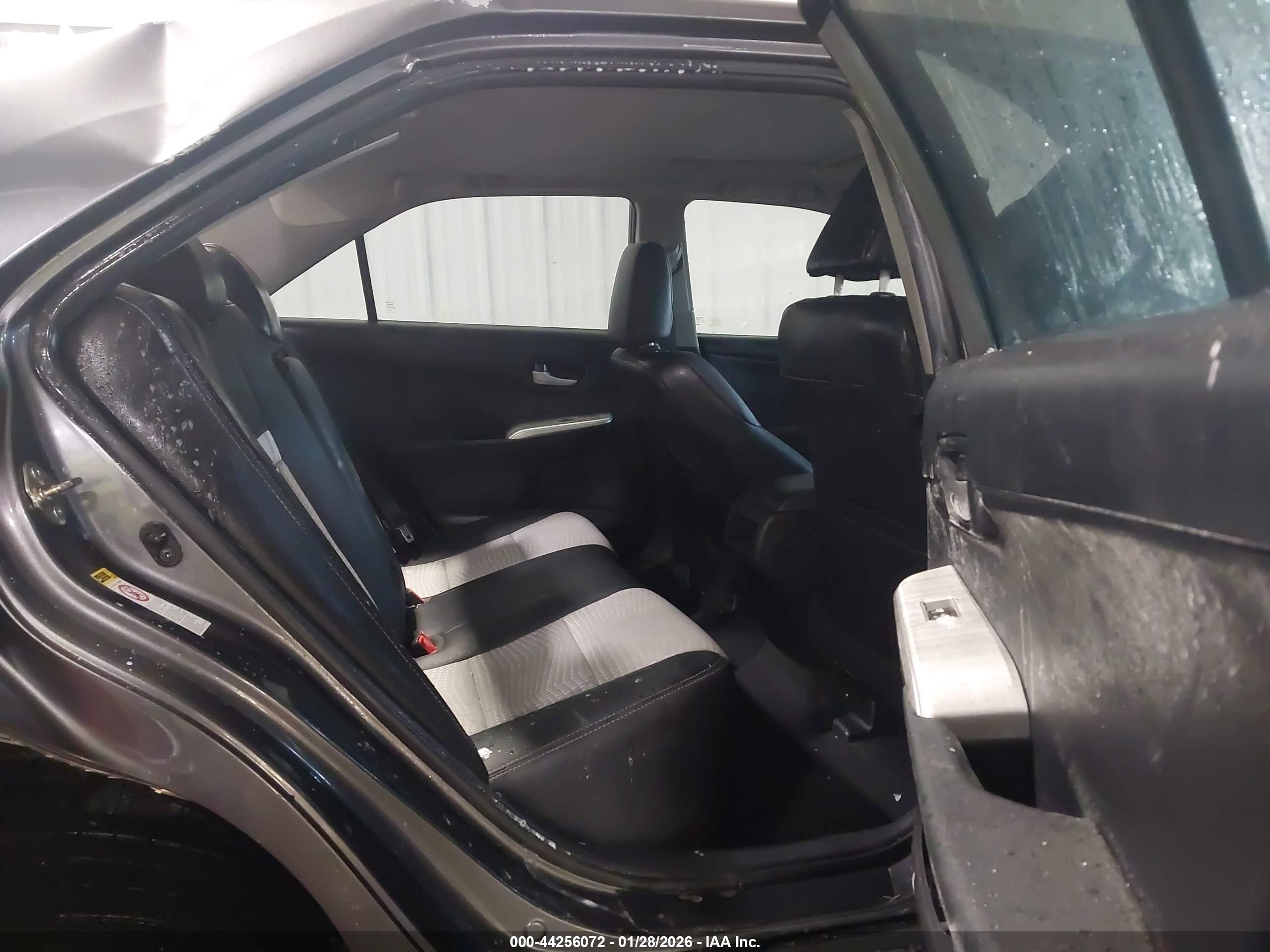 TOYOTA CAMRY image 8
