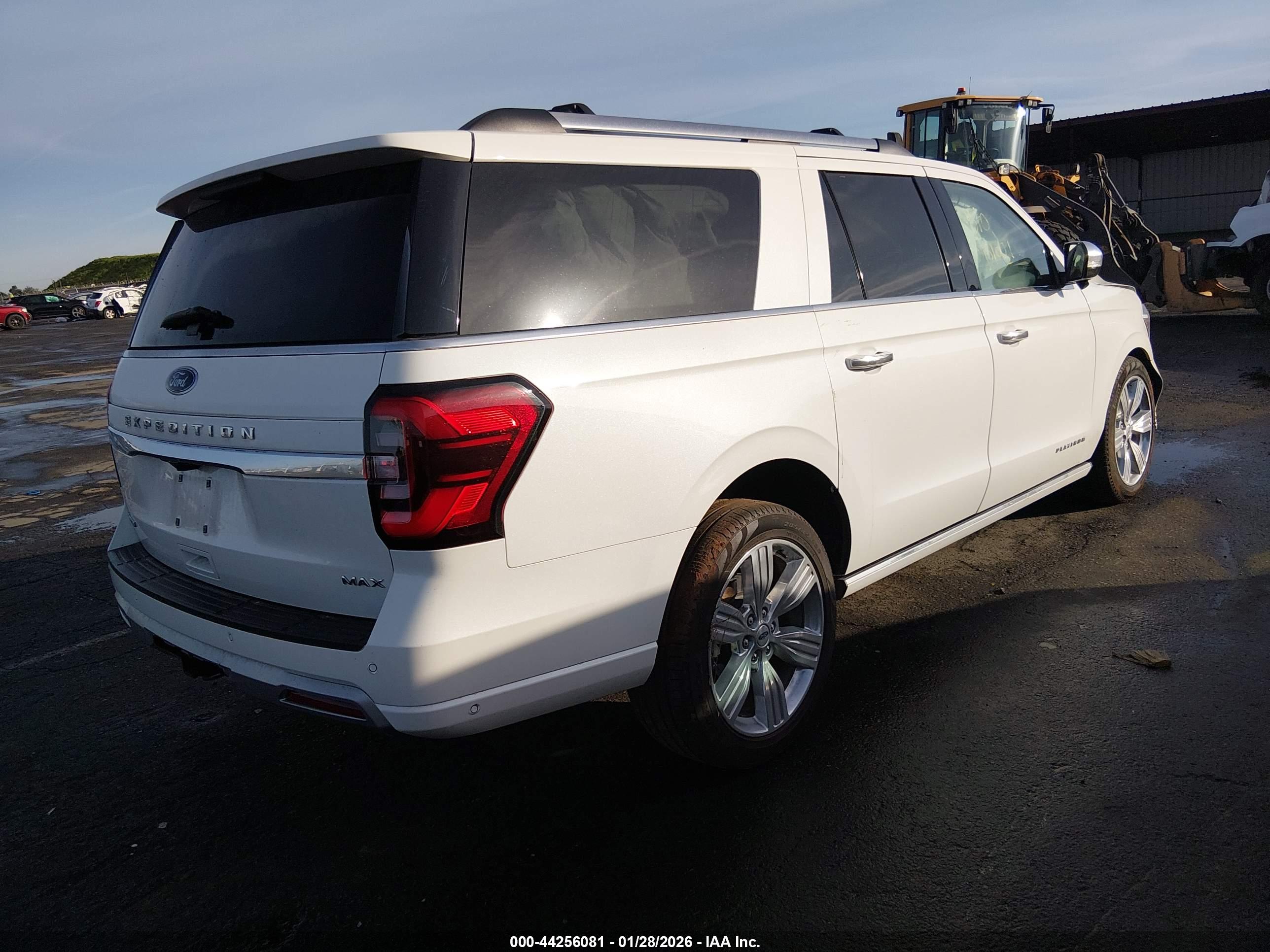 FORD EXPEDITION image 4