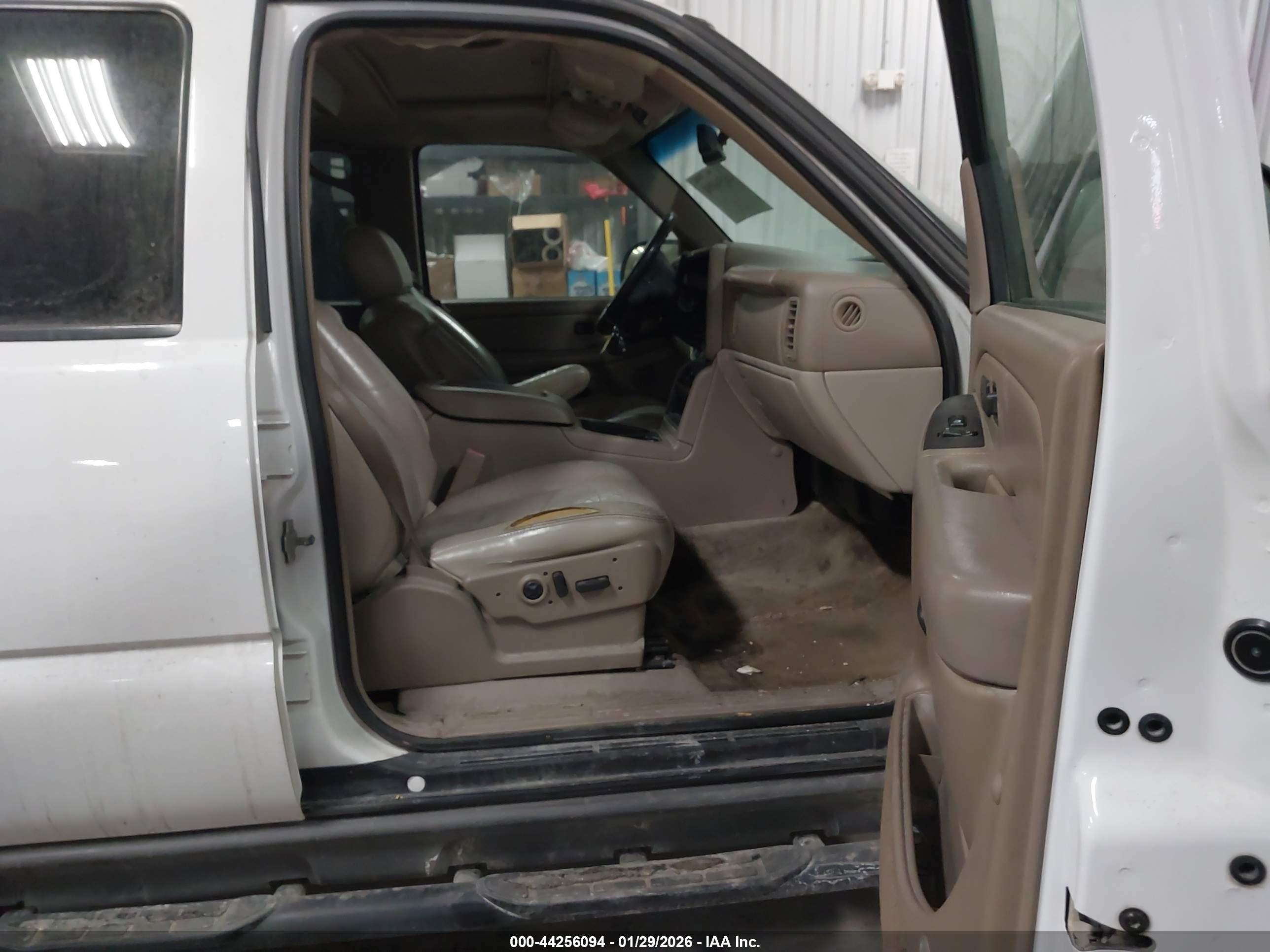 CHEVROLET TAHOE image 5