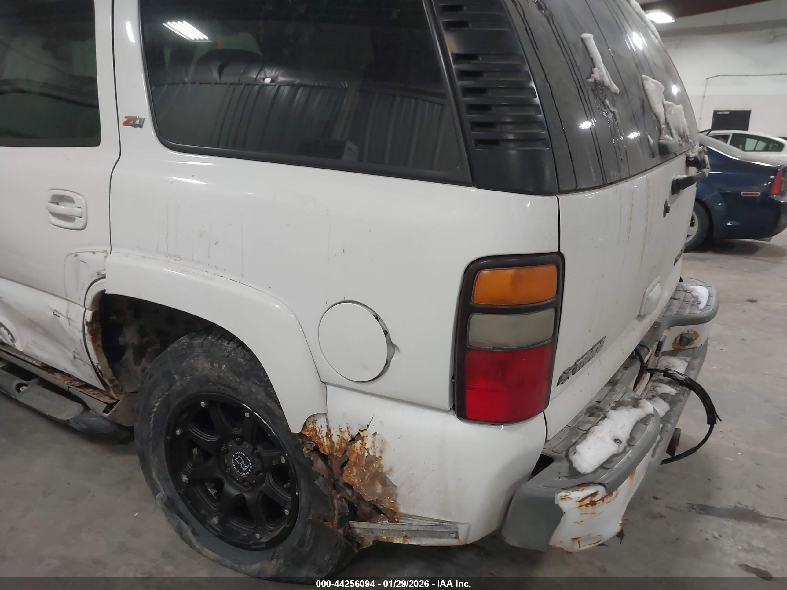 CHEVROLET TAHOE image 6