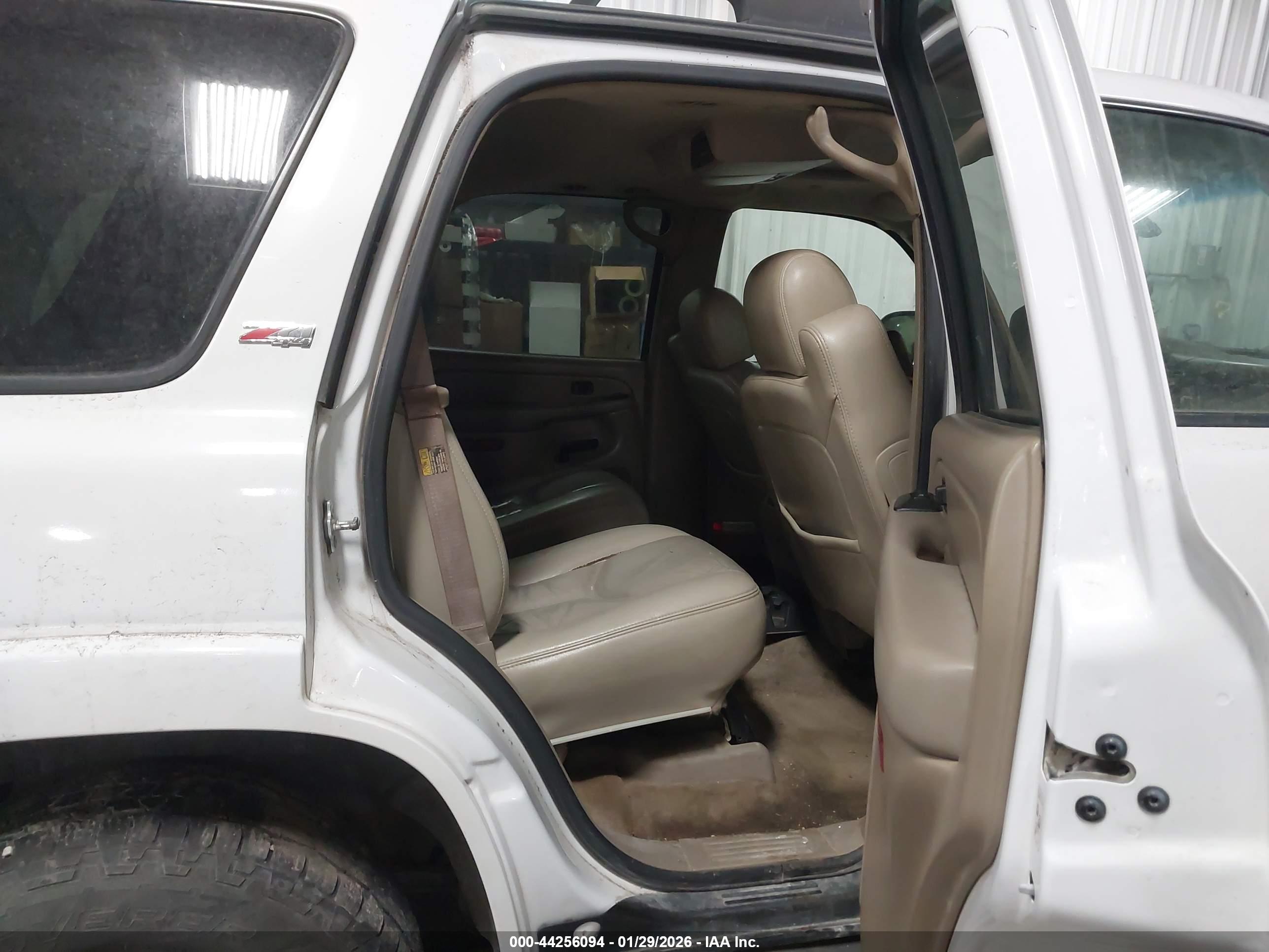 CHEVROLET TAHOE image 8