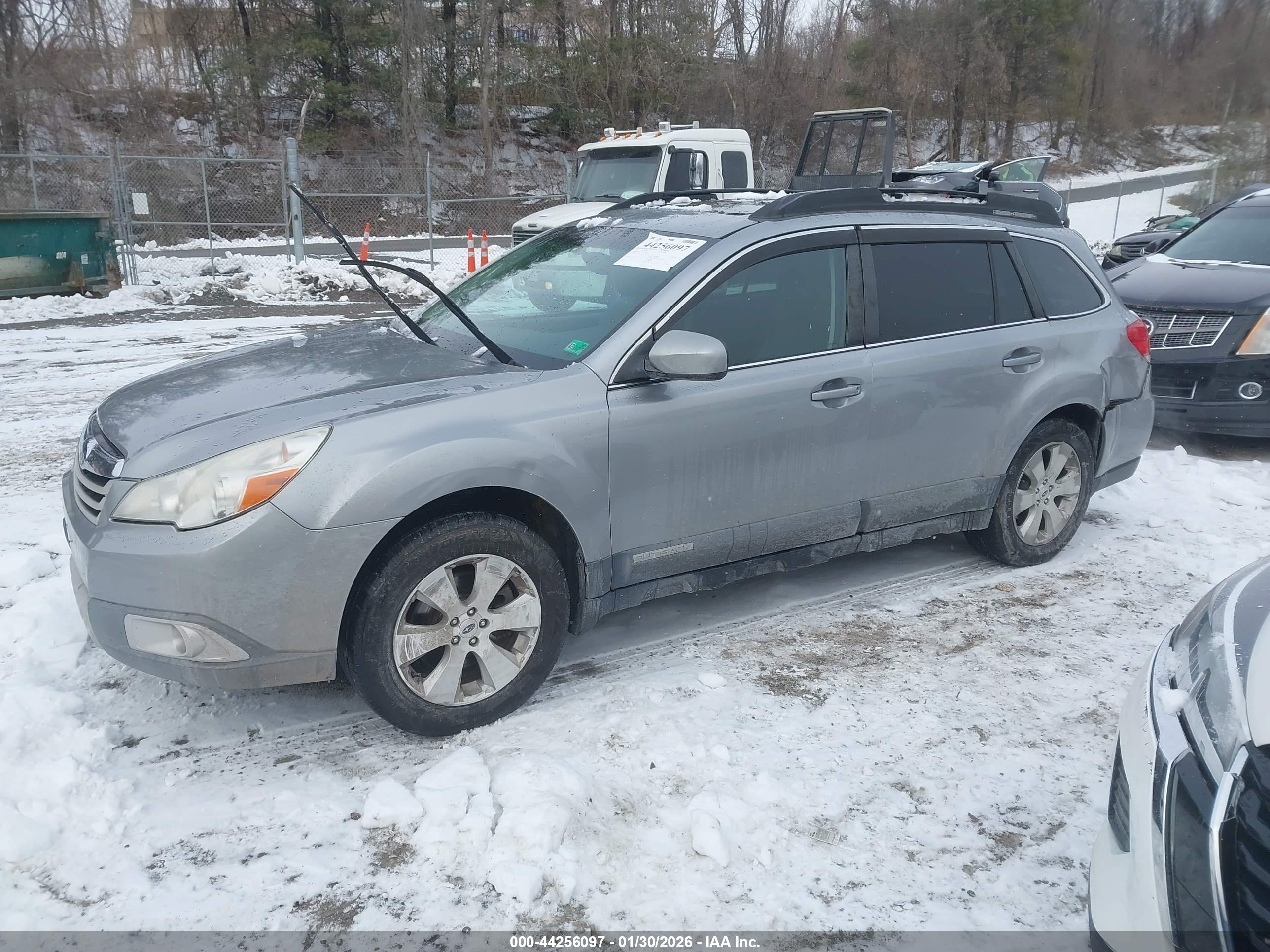 SUBARU OUTBACK image 2