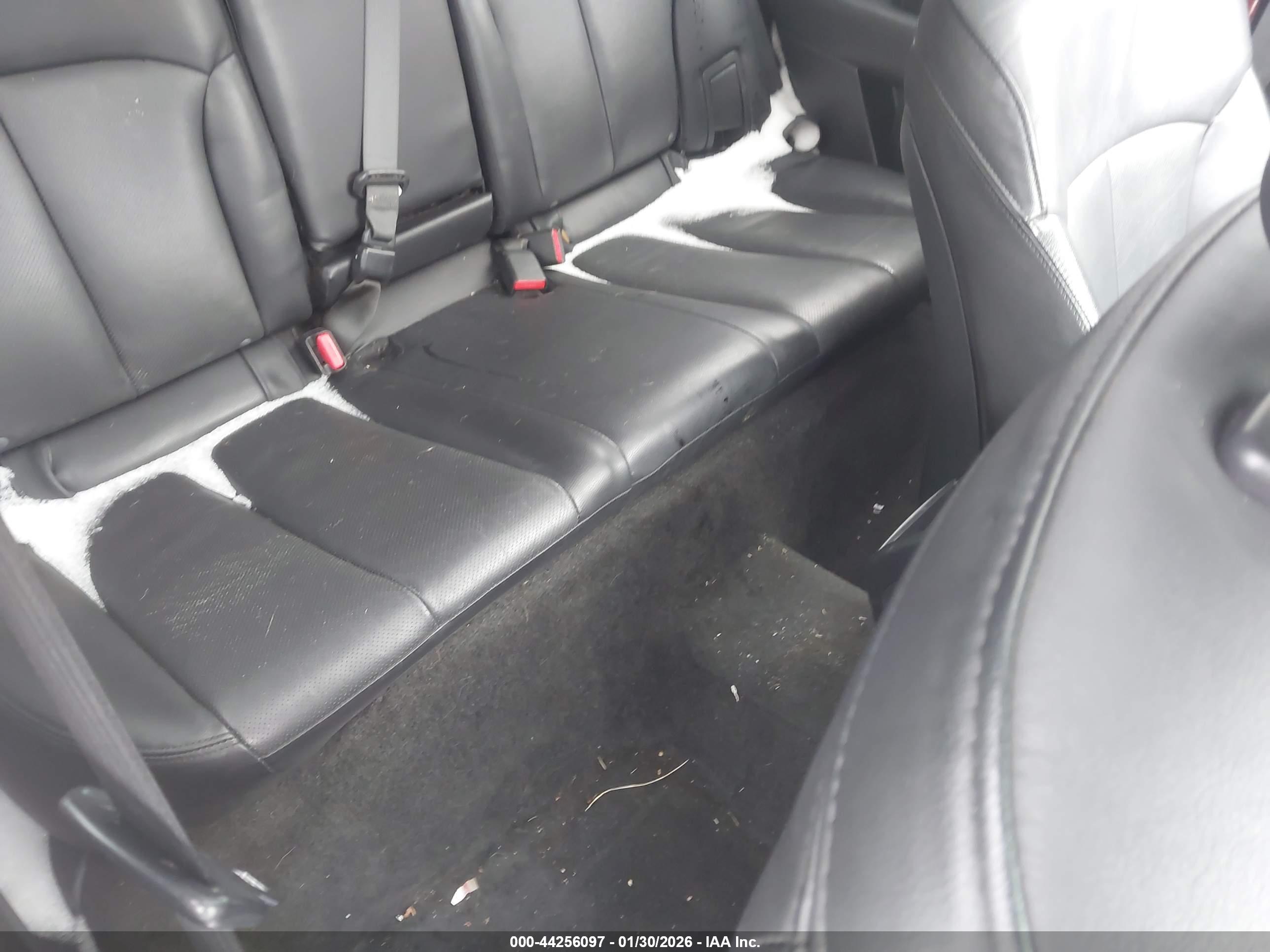 SUBARU OUTBACK image 8