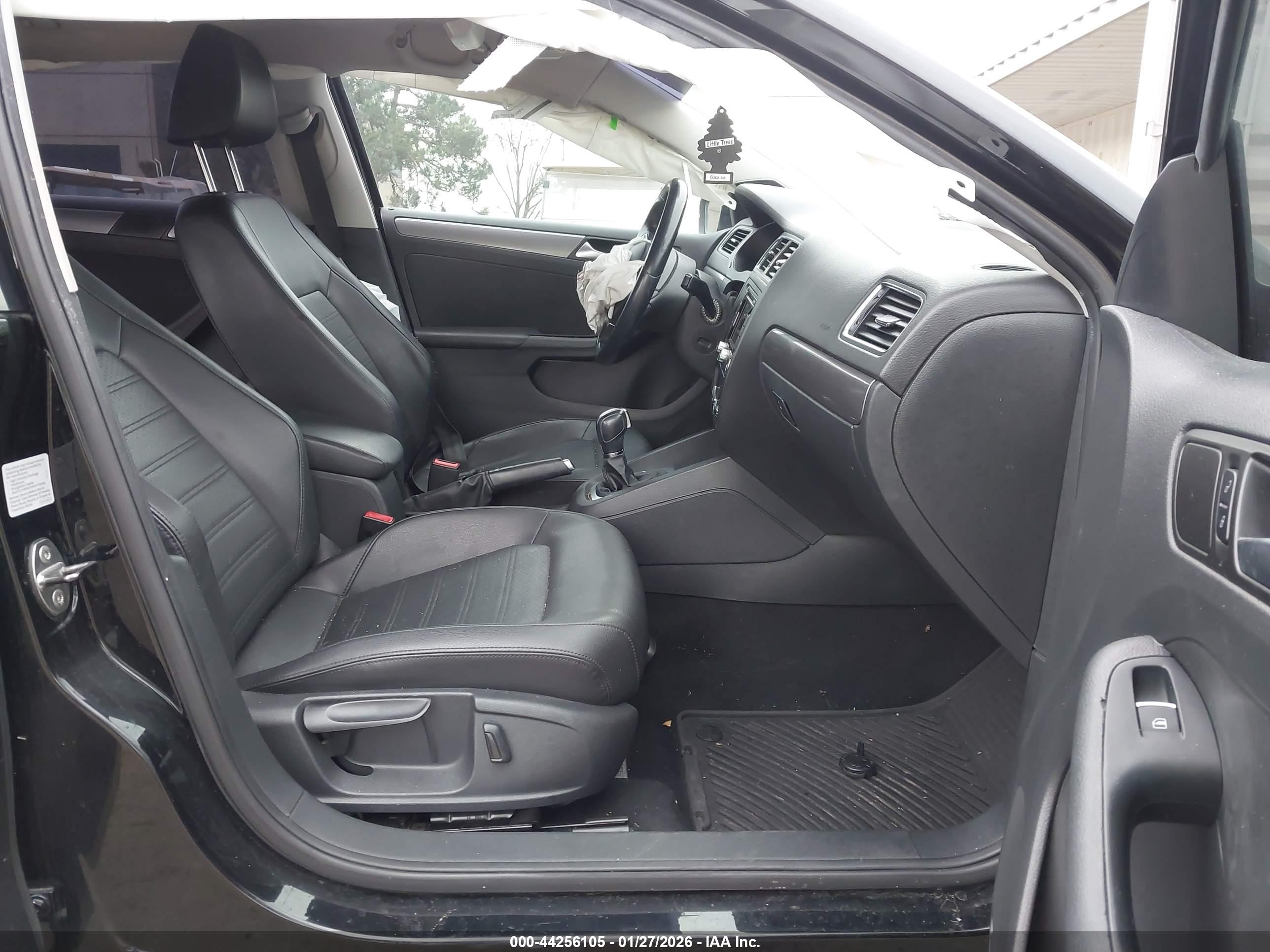 VOLKSWAGEN JETTA image 5