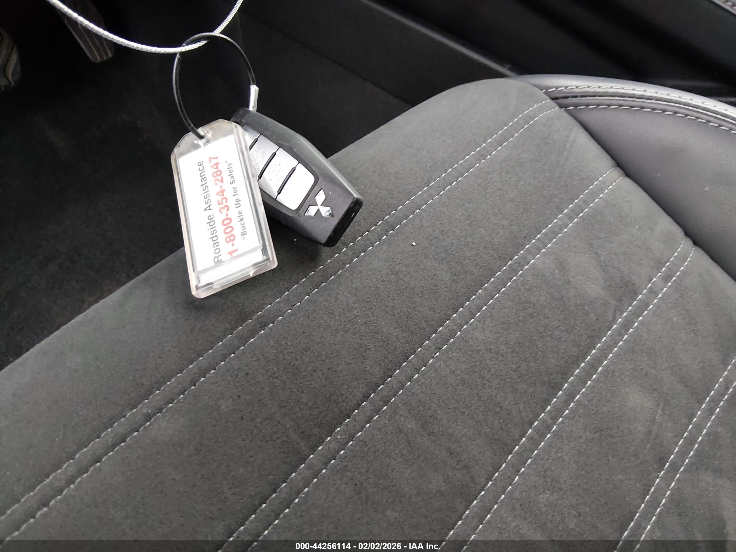 MITSUBISHI OUTLANDER image 11