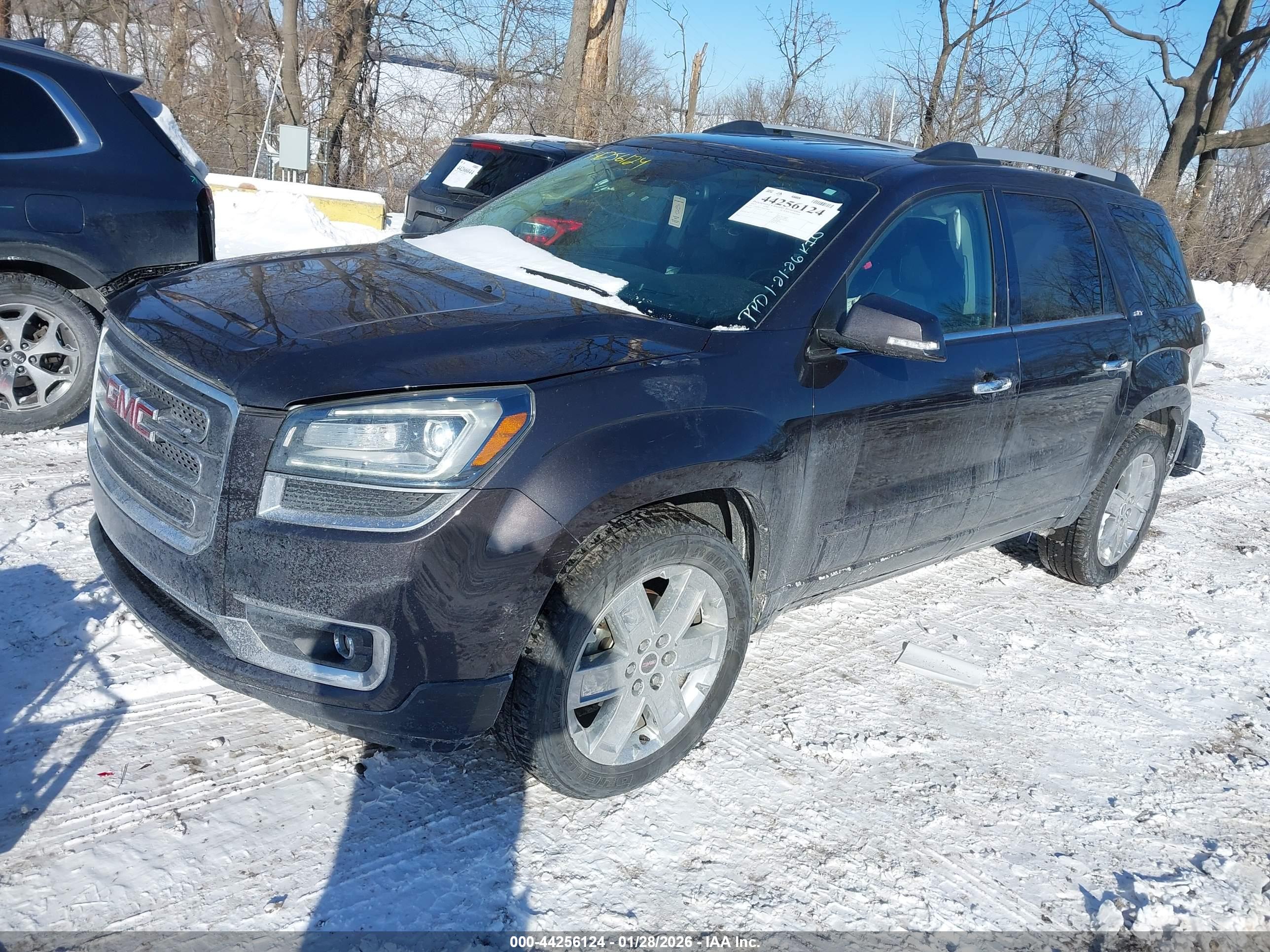 GMC ACADIA image 2