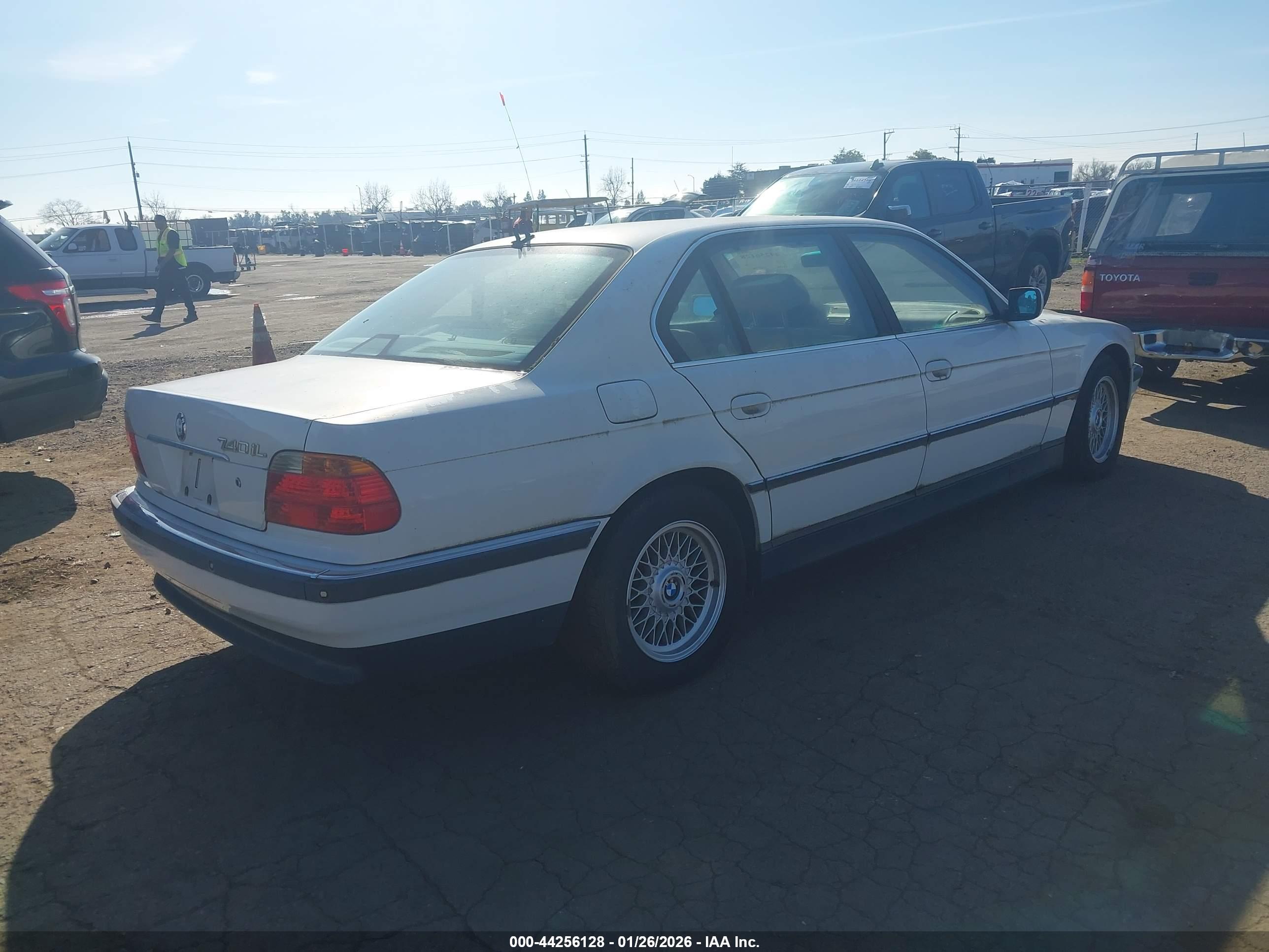 BMW 740IL image 4
