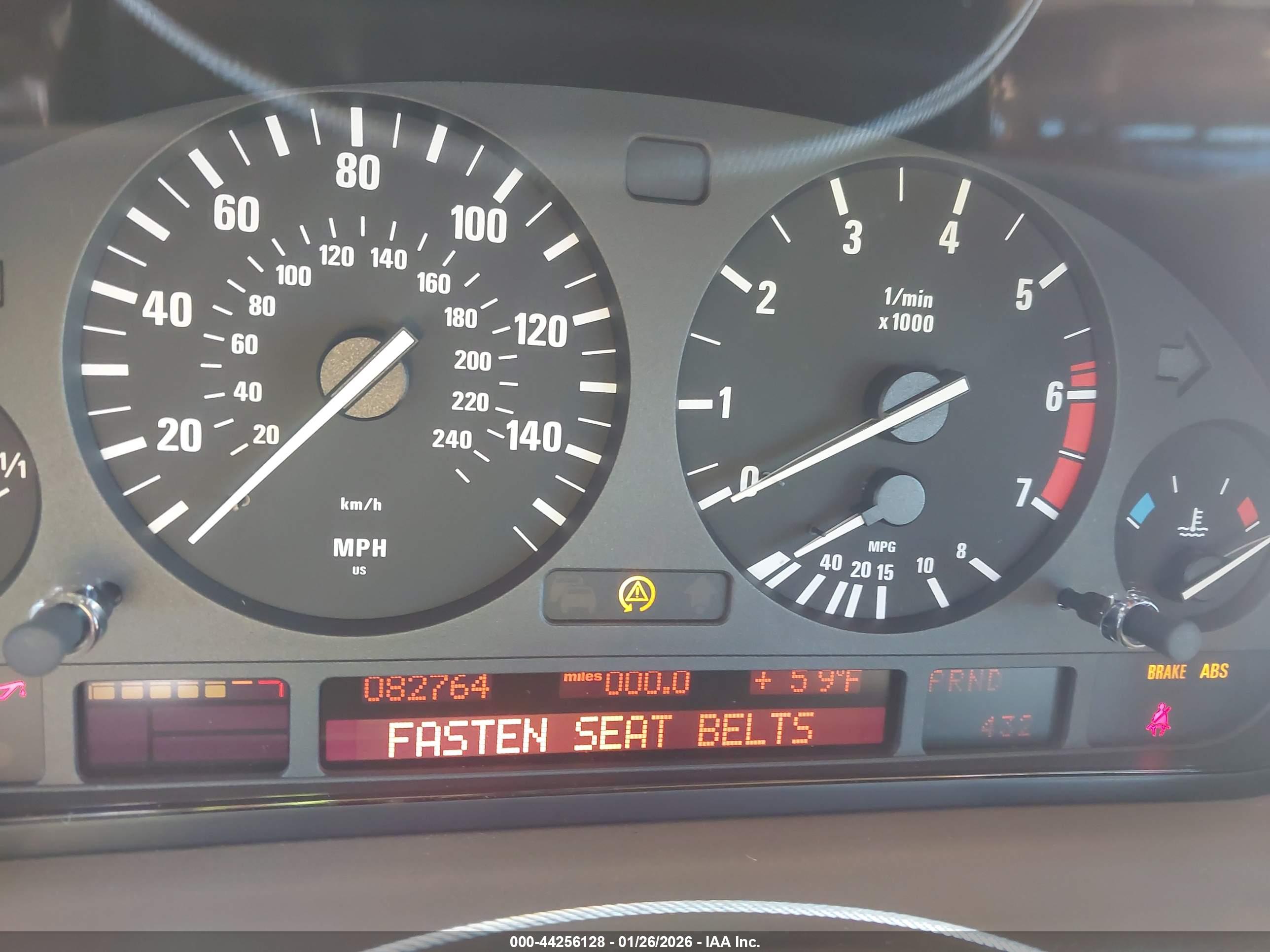 BMW 740IL image 7