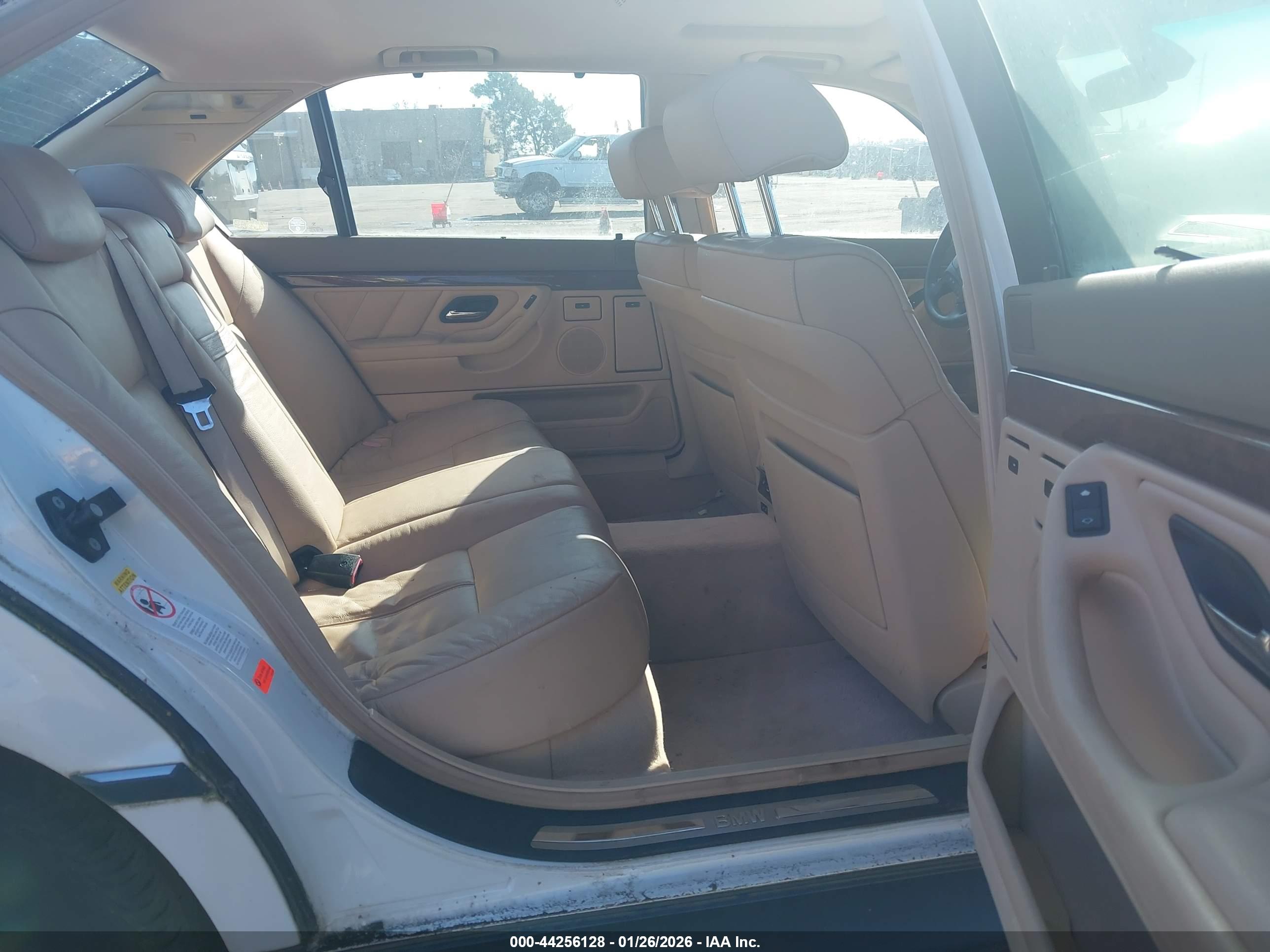 BMW 740IL image 8