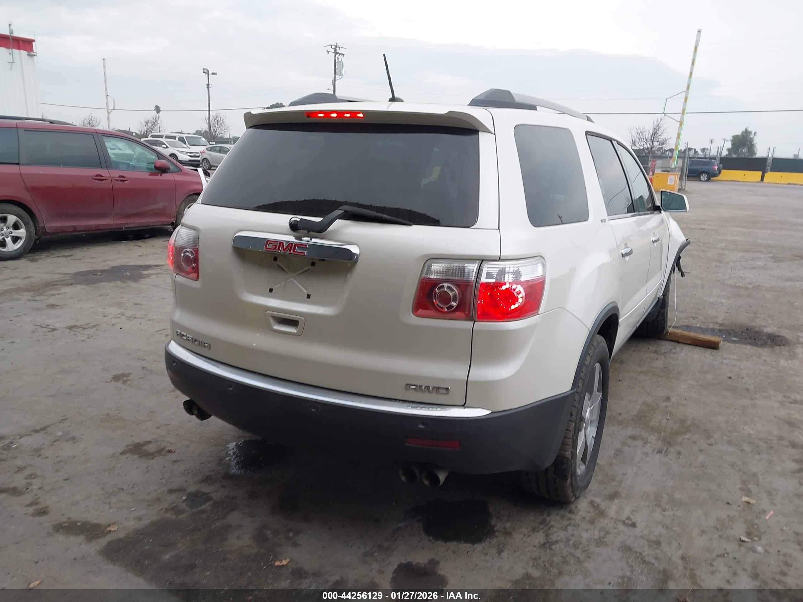 GMC ACADIA image 4