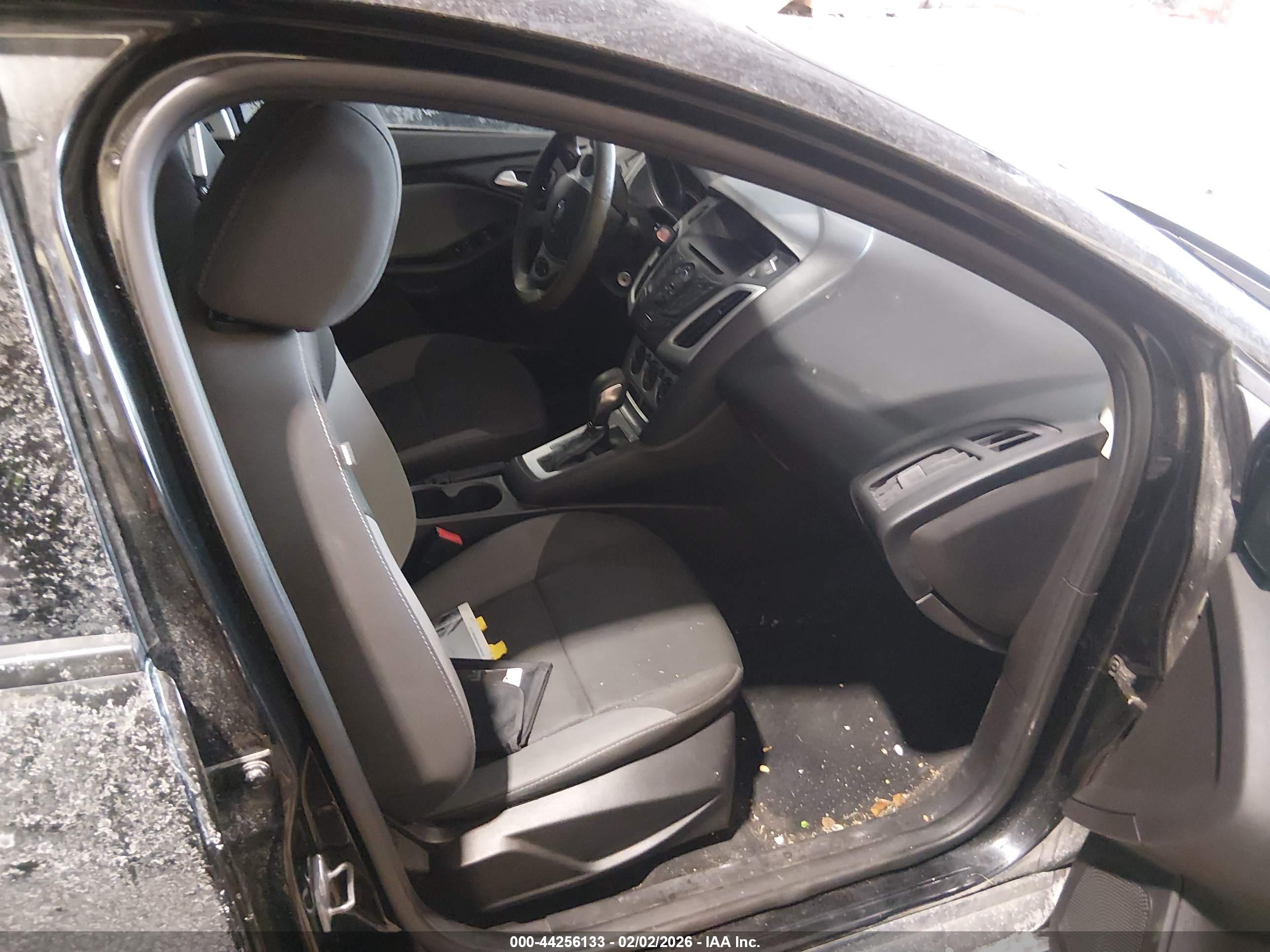 FORD FOCUS image 5
